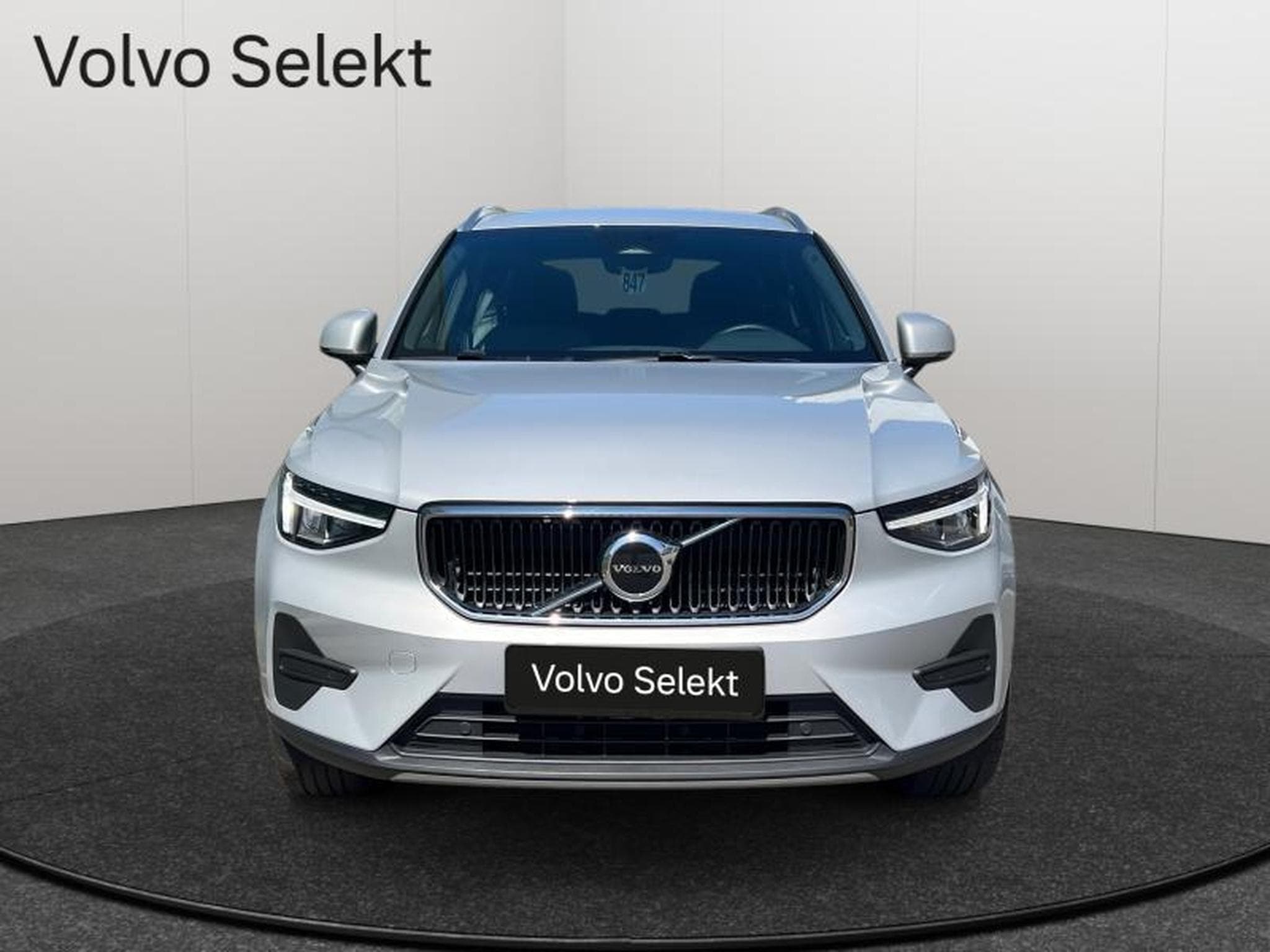 Volvo XC40 B3 Core / Essence (2024) - Foto 9