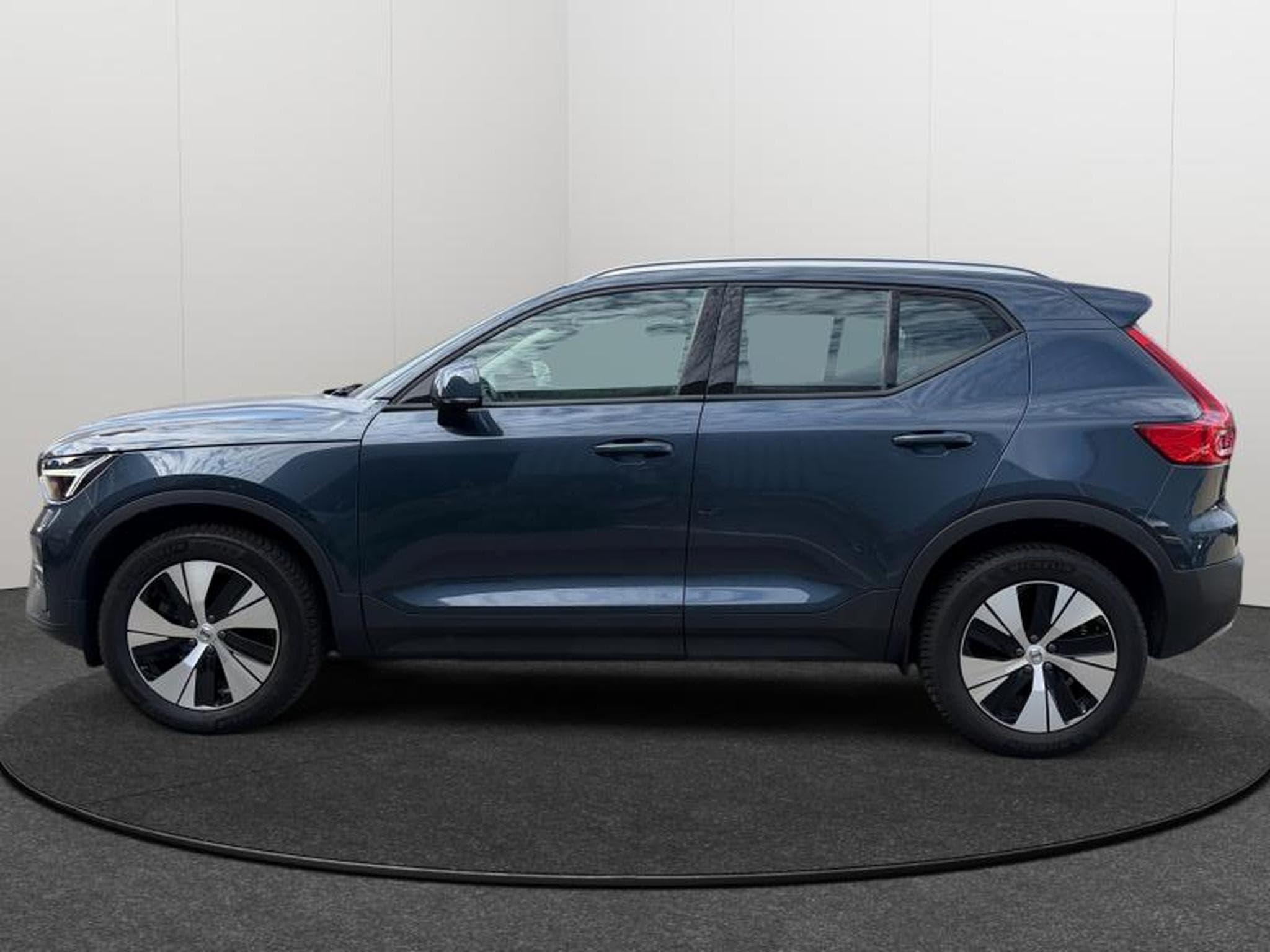 Volvo XC40 B3 Core 2026 / Essence (2025) - Foto 4