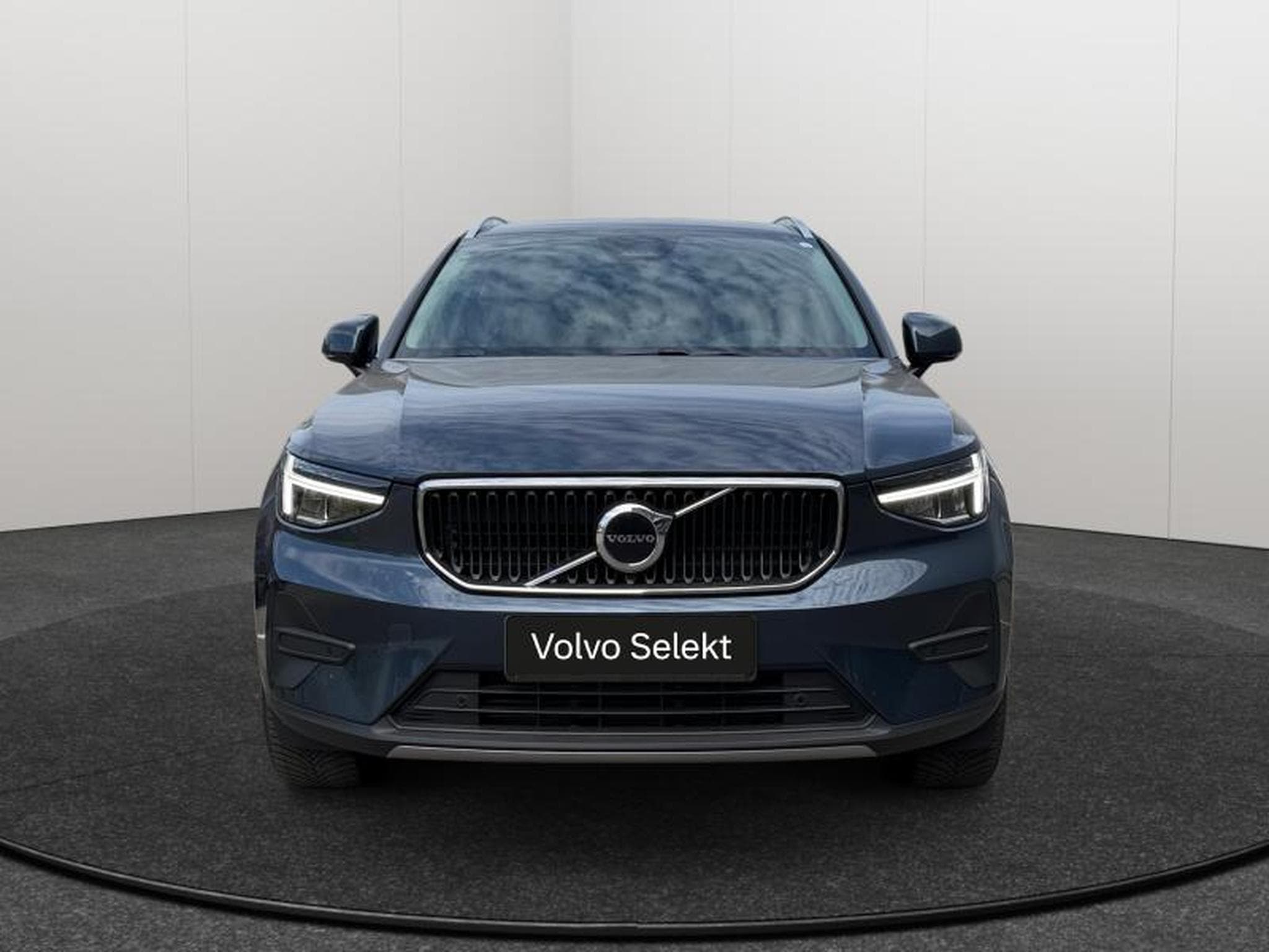 Volvo XC40 B3 Core 2026 / Essence (2025) - Foto 9