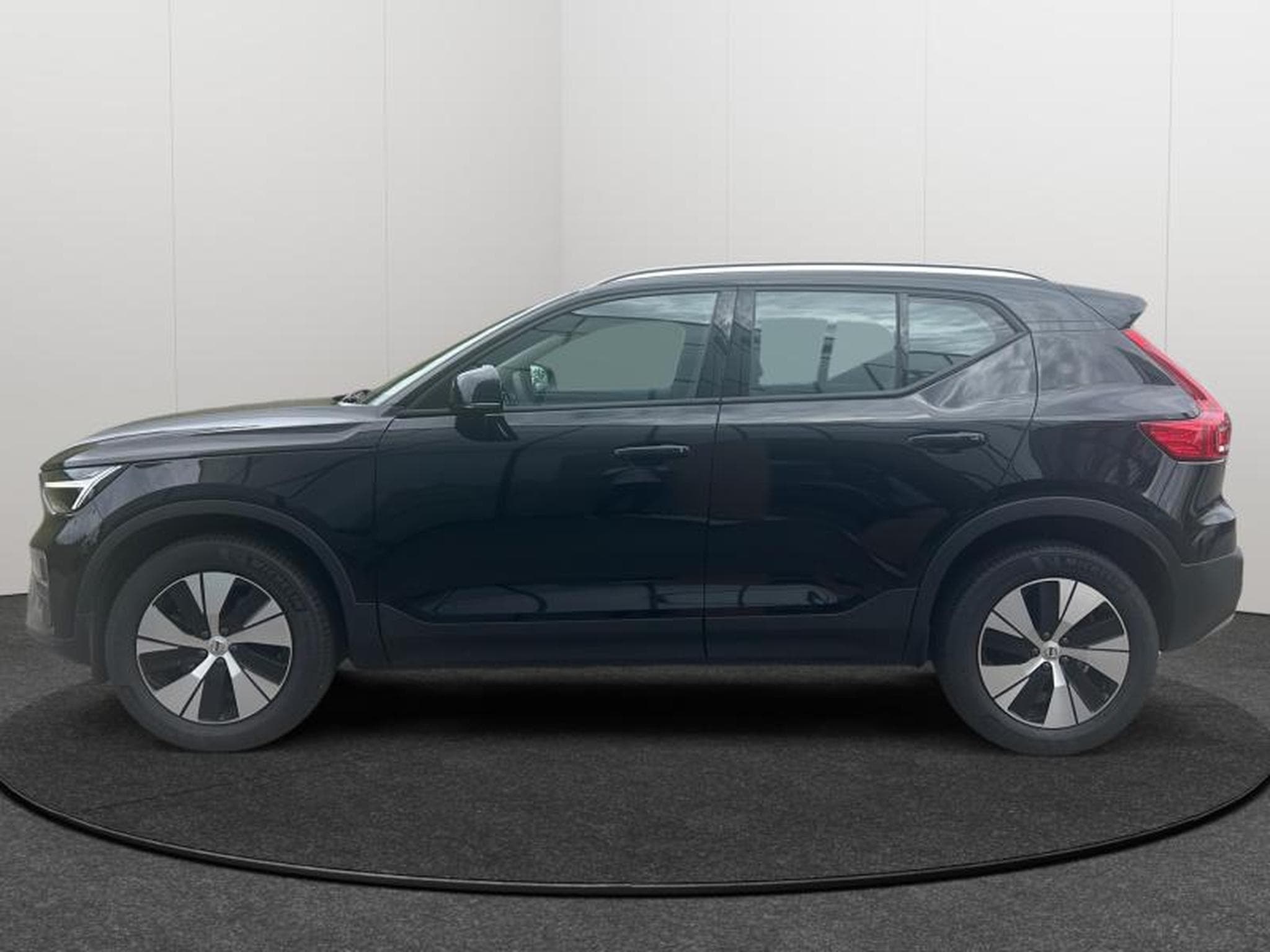 Volvo XC40 B3 Core 2026 / Essence (2025) - Foto 2