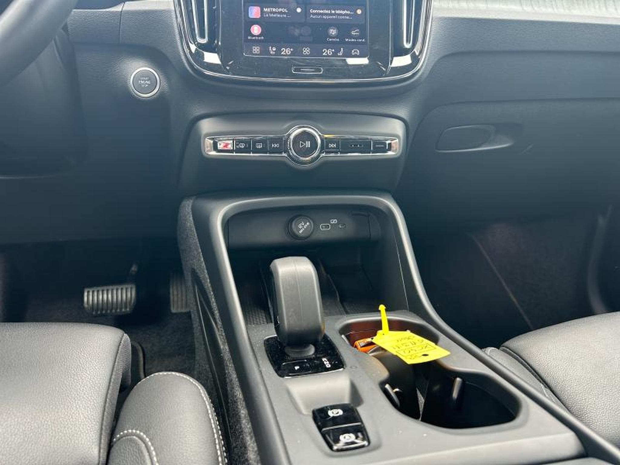Volvo XC40 B3 Core 2026 / Essence (2025) - Foto 11