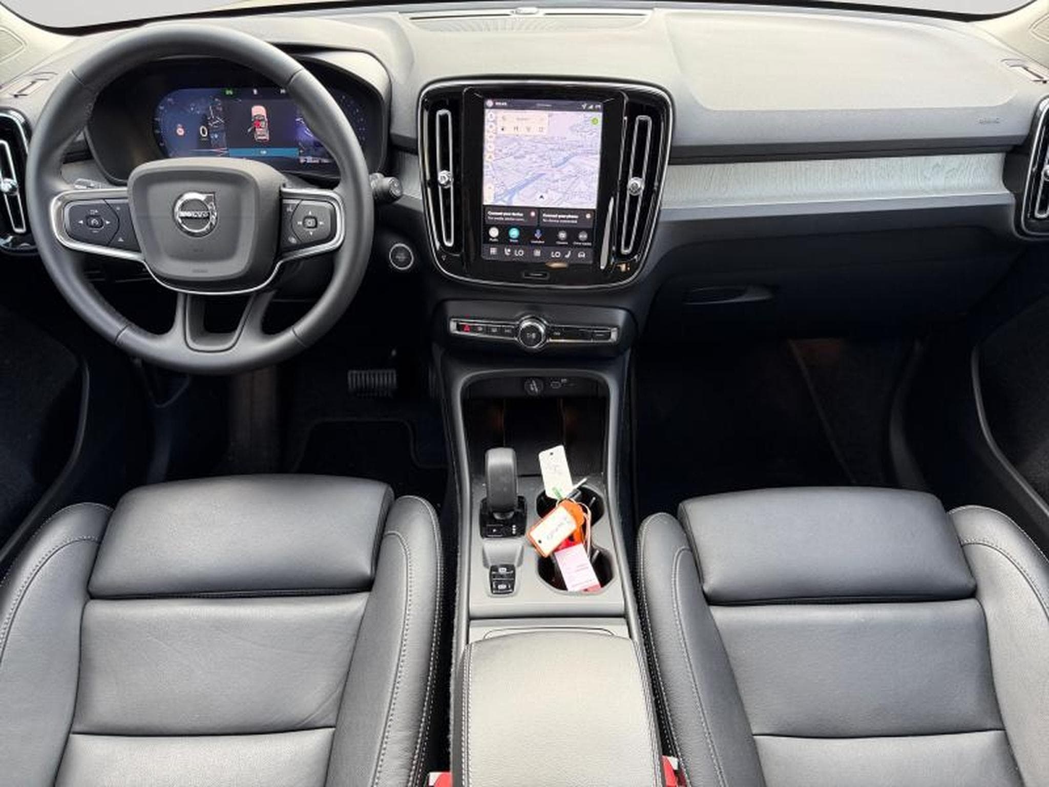 Volvo XC40 B3 Core / Essence (2025) - Foto 3