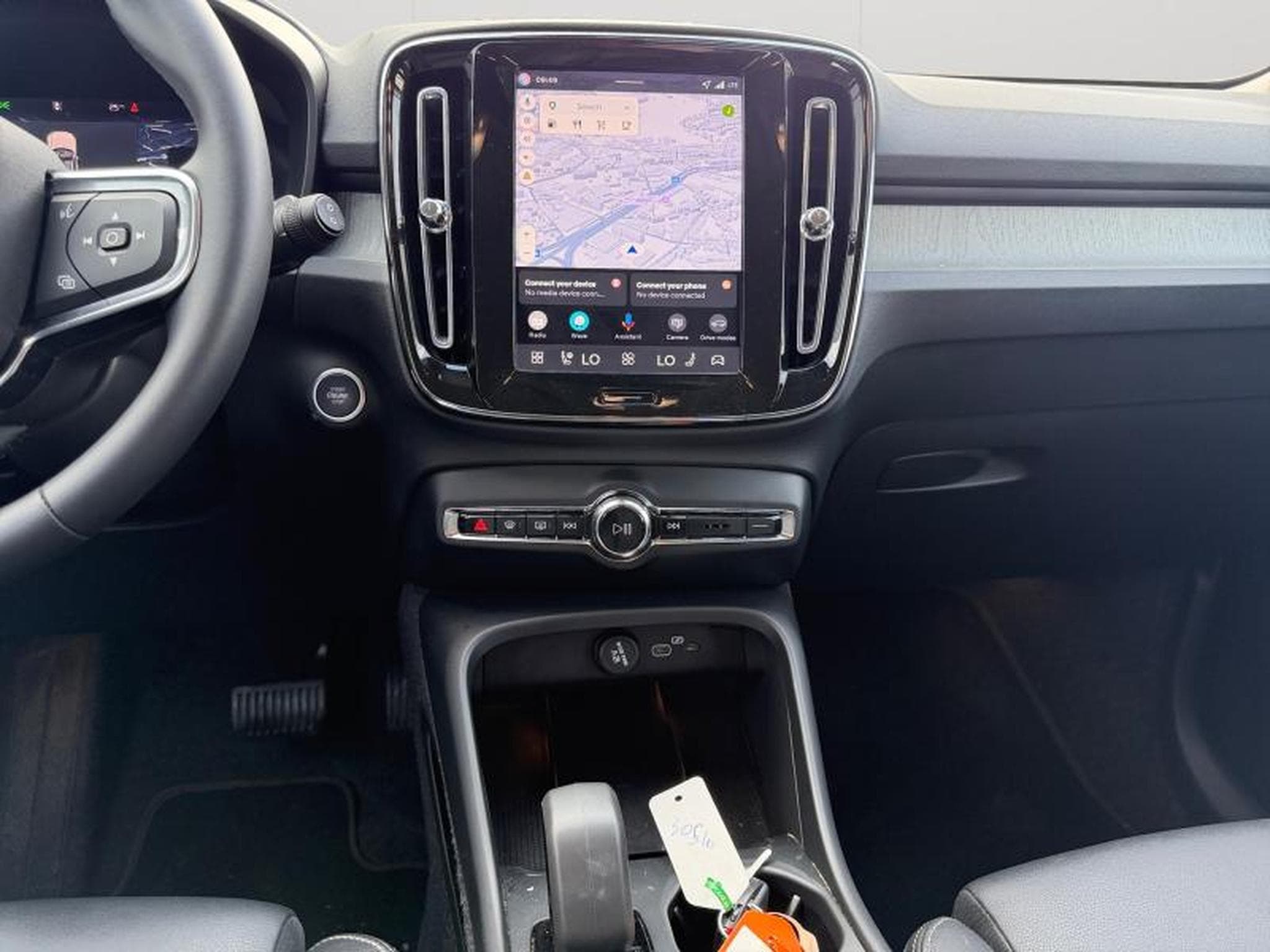 Volvo XC40 B3 Core / Essence (2025) - Foto 11