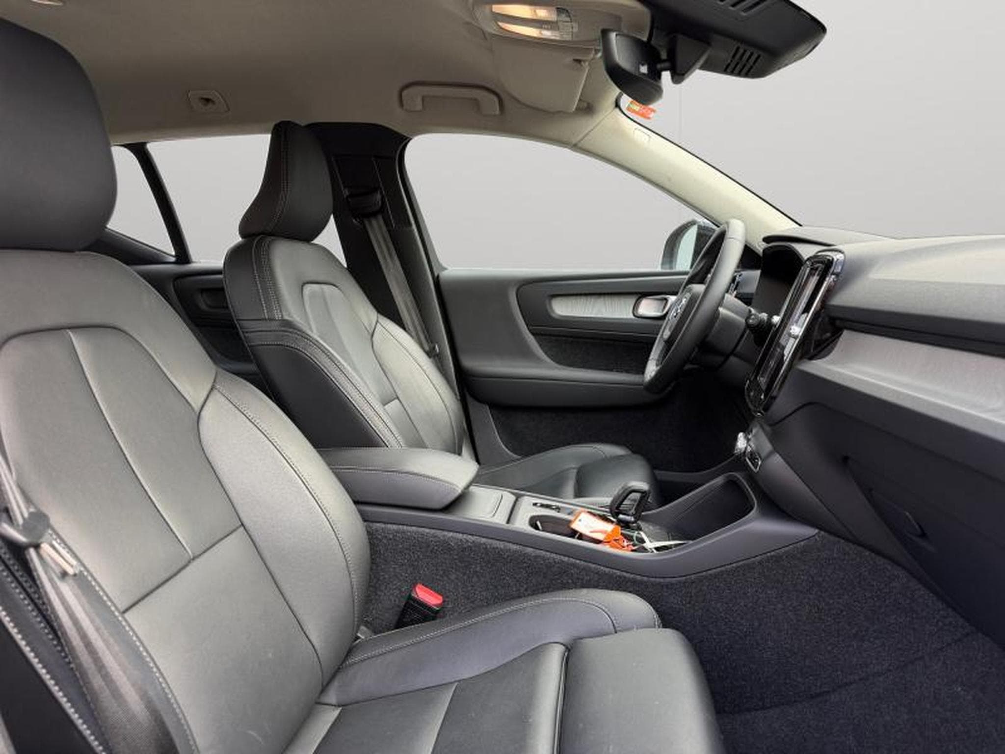 Volvo XC40 B3 Core / Essence (2025) - Foto 15