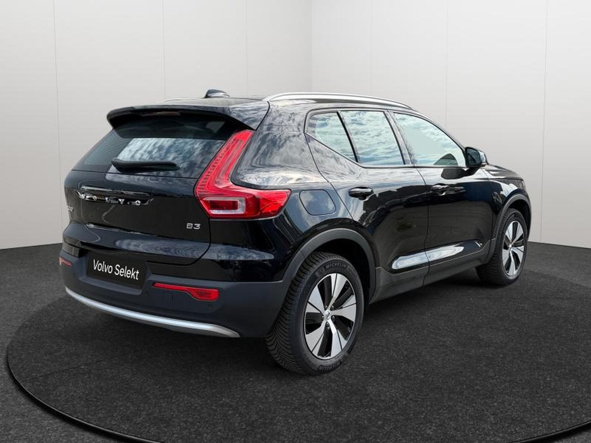 Volvo XC40 B3 Core 2026 / Essence (2025) - Foto 2
