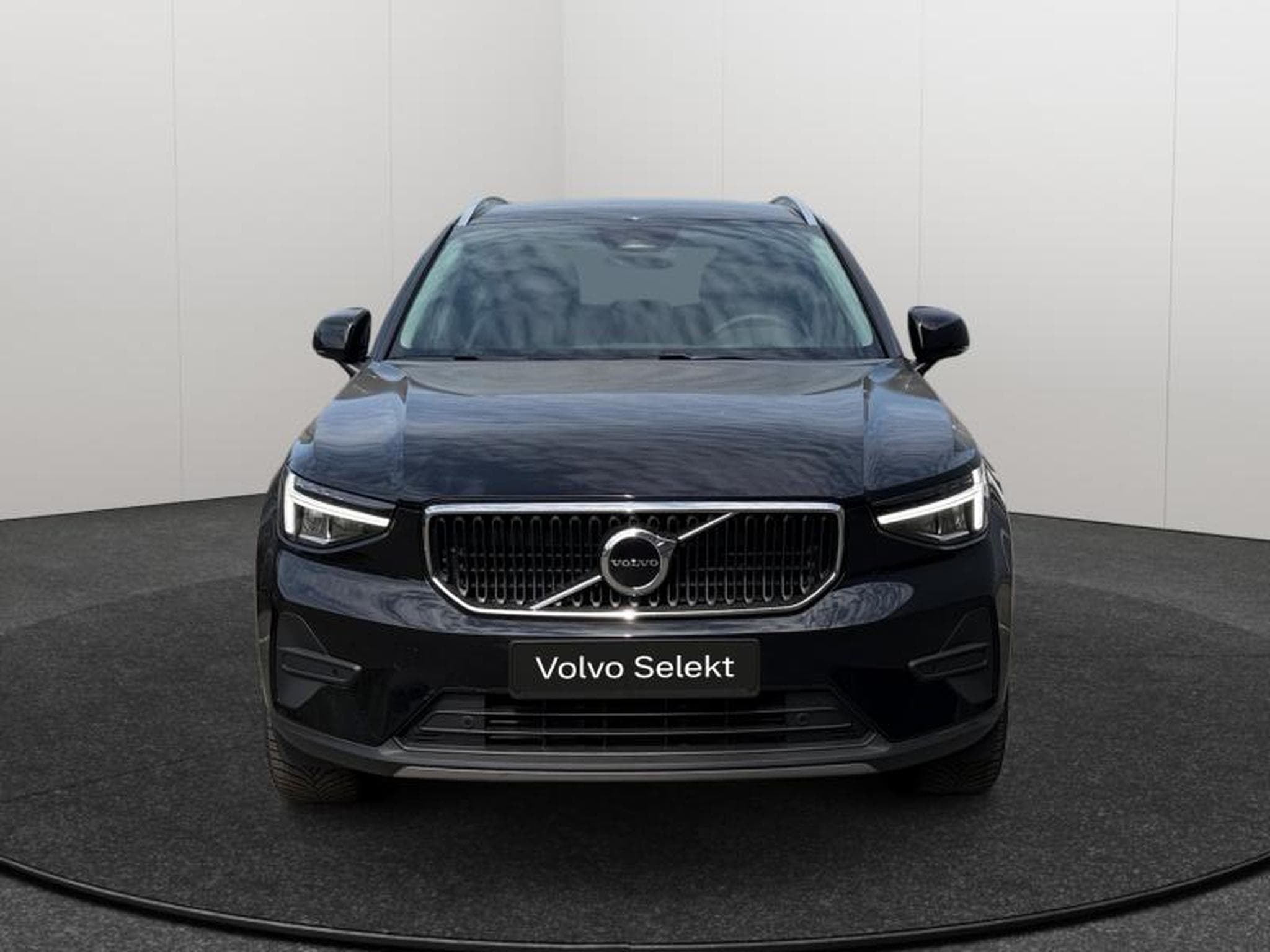 Volvo XC40 B3 Core 2026 / Essence (2025) - Foto 9