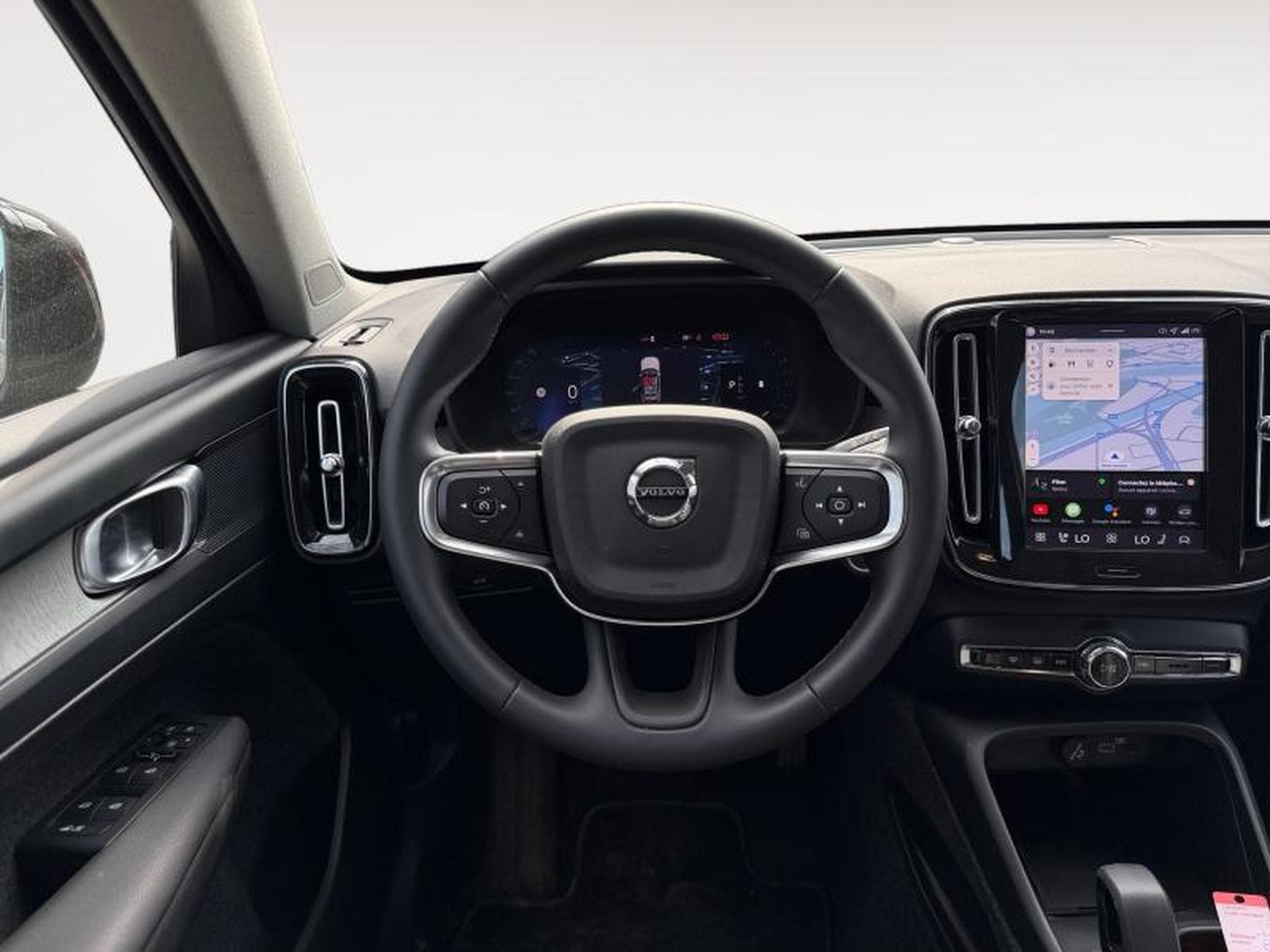 Volvo XC40 B3 Core 2026 / Essence (2025) - Foto 12