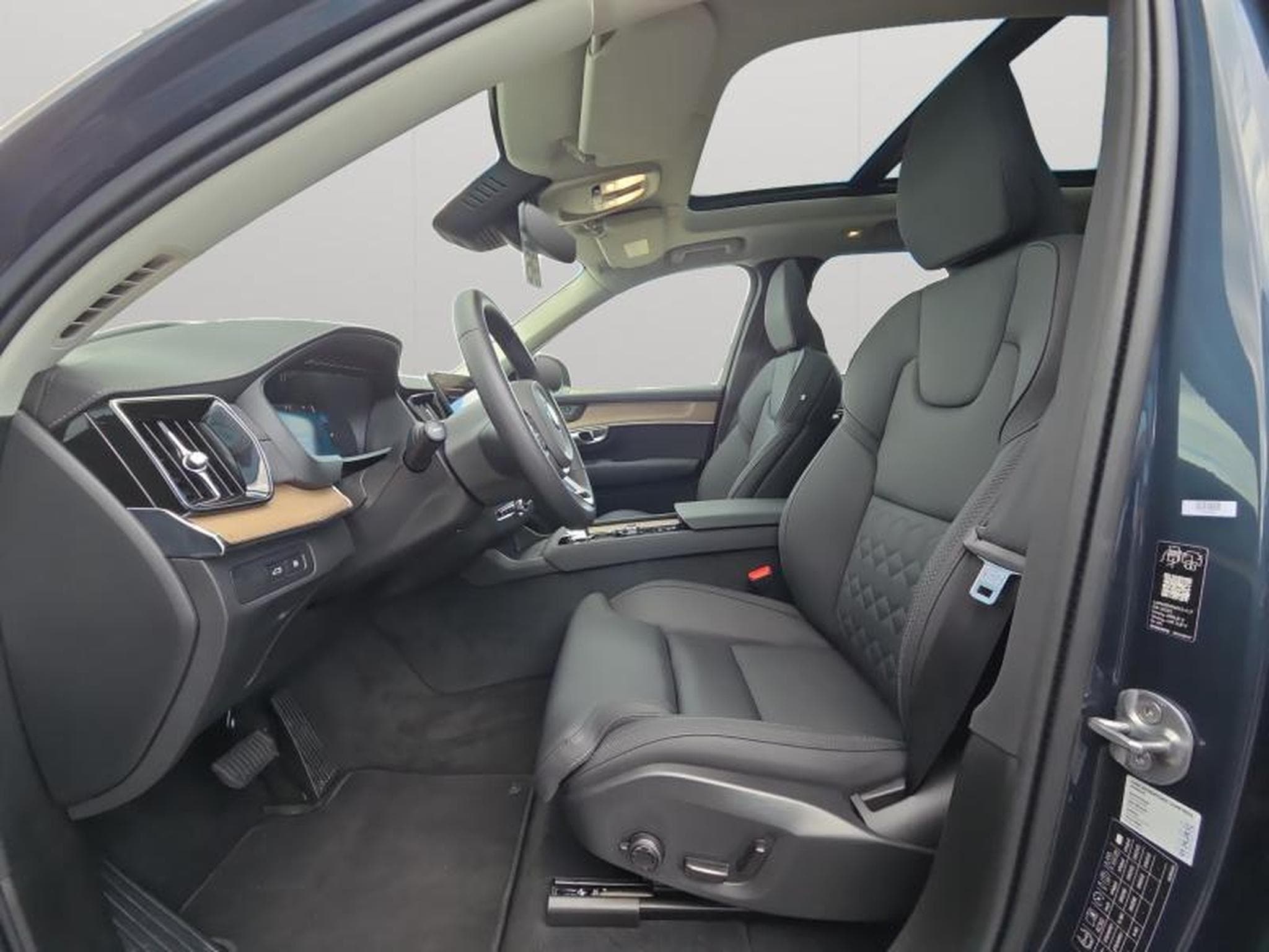 Volvo XC90 T8 AWD Plus Dark 2026 / Hybride (2025) - Foto 9