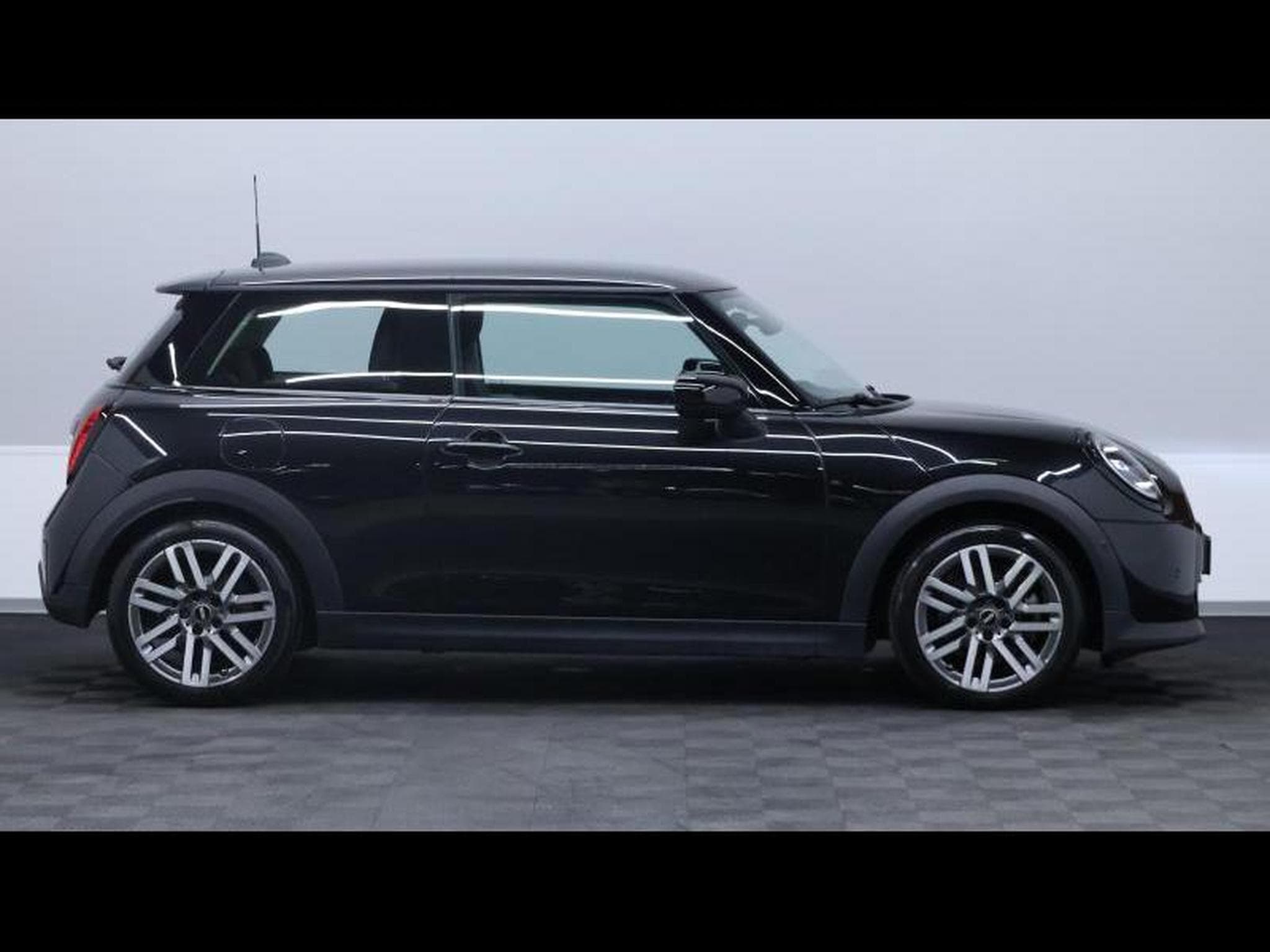MINI Cooper 1.5 156cv Auto (2024) - Photo 4