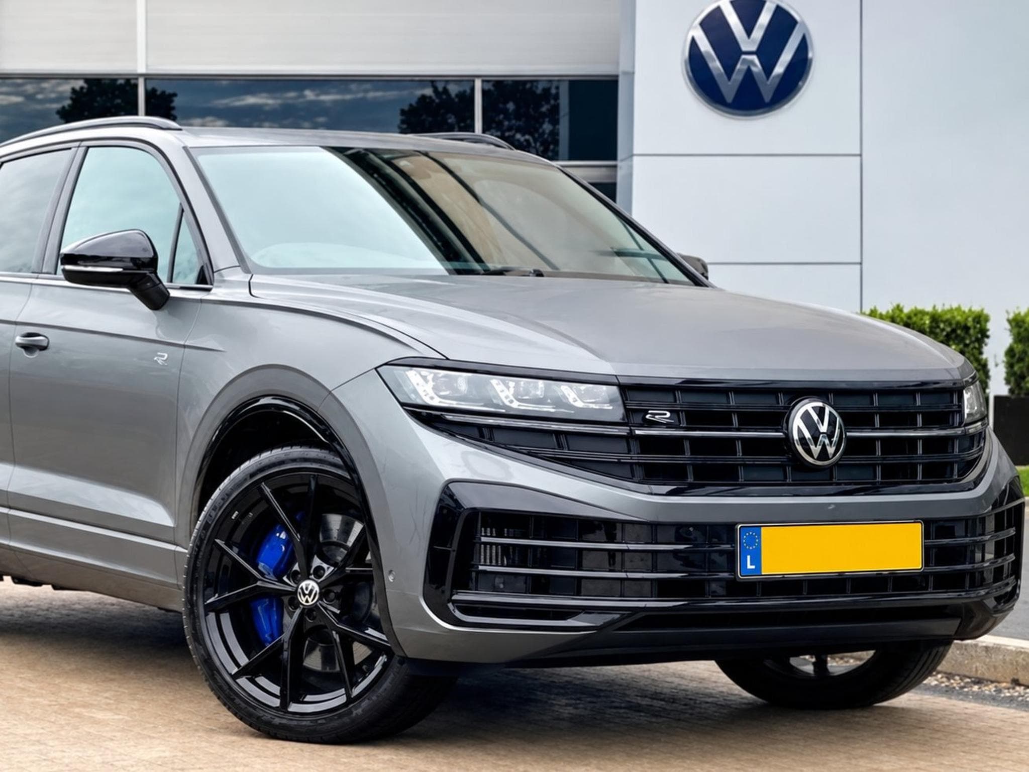 VW Touareg R 3.0 V6 E-HYBRIDE 4MOTION 462 CH (2024) - Photo 1