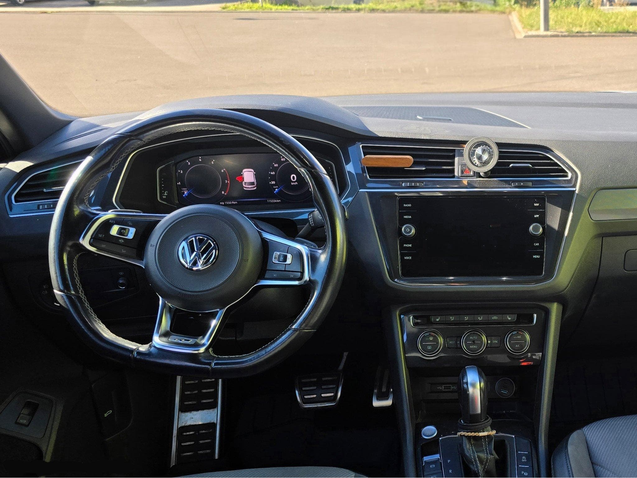 VW Tiguan Full R-Line (2020) - Photo 9