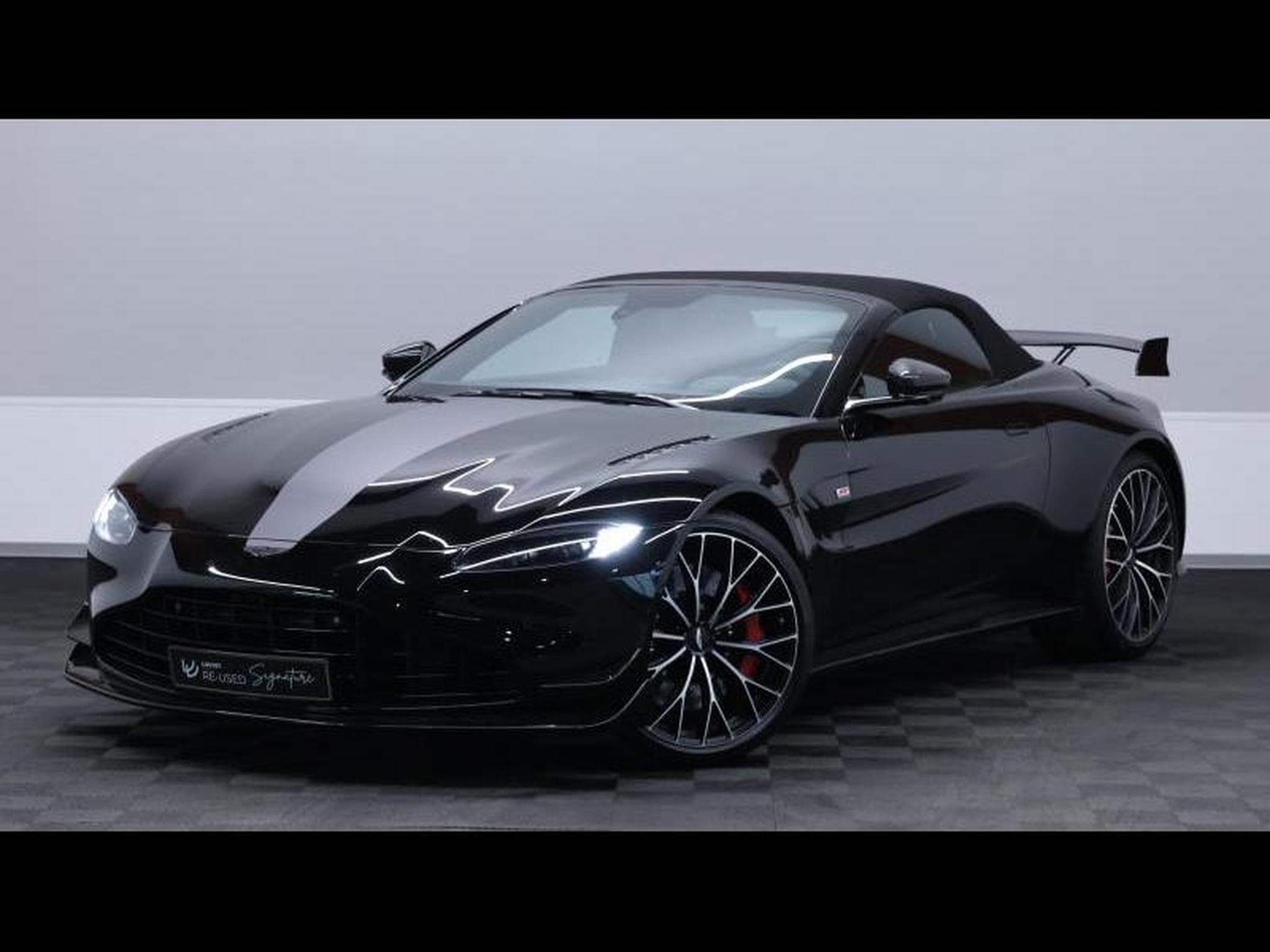 Aston-Martin V8 Vantage Roadster F1 Edition (2022) - Photo 3