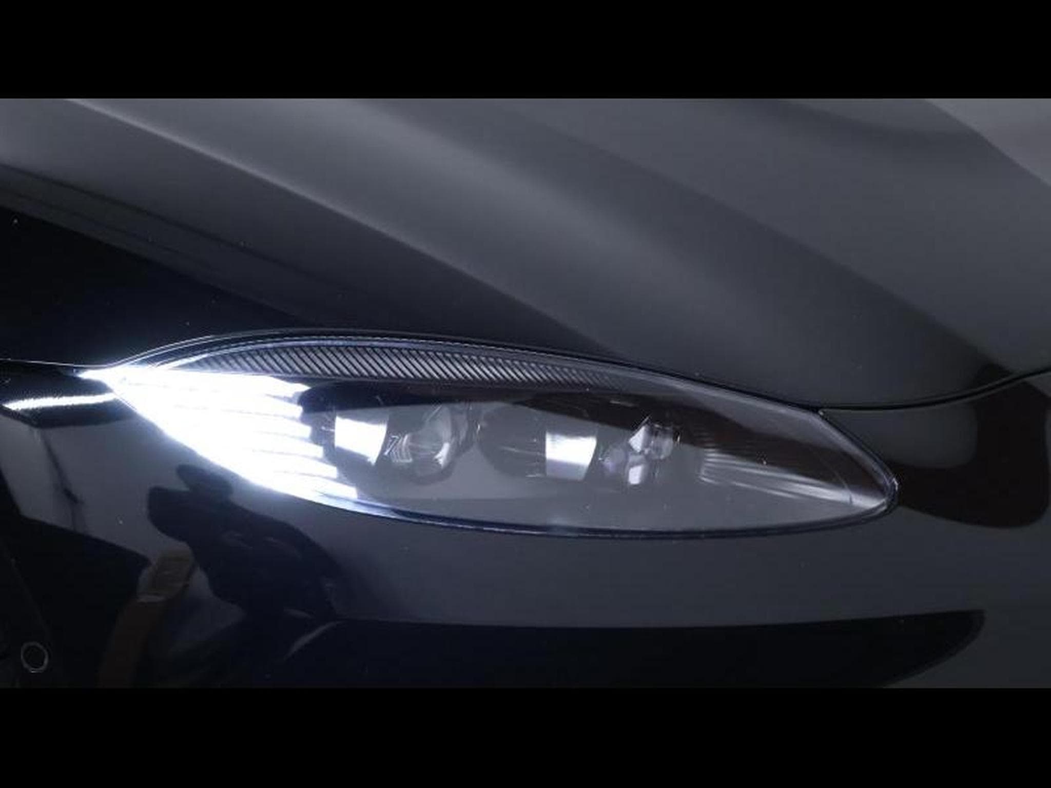 Aston-Martin V8 Vantage Roadster F1 Edition (2022) - Photo 20