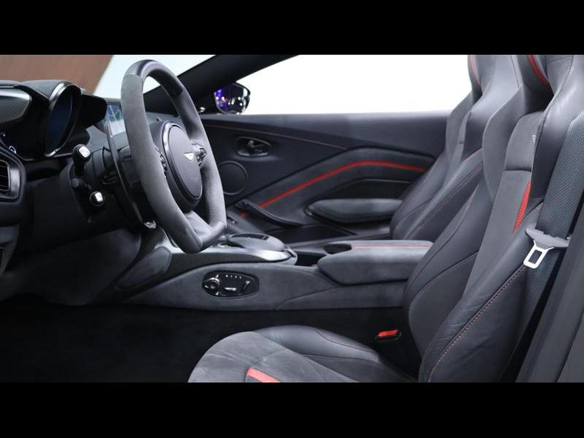 Aston-Martin V8 Vantage Roadster F1 Edition (2022) - Photo 26