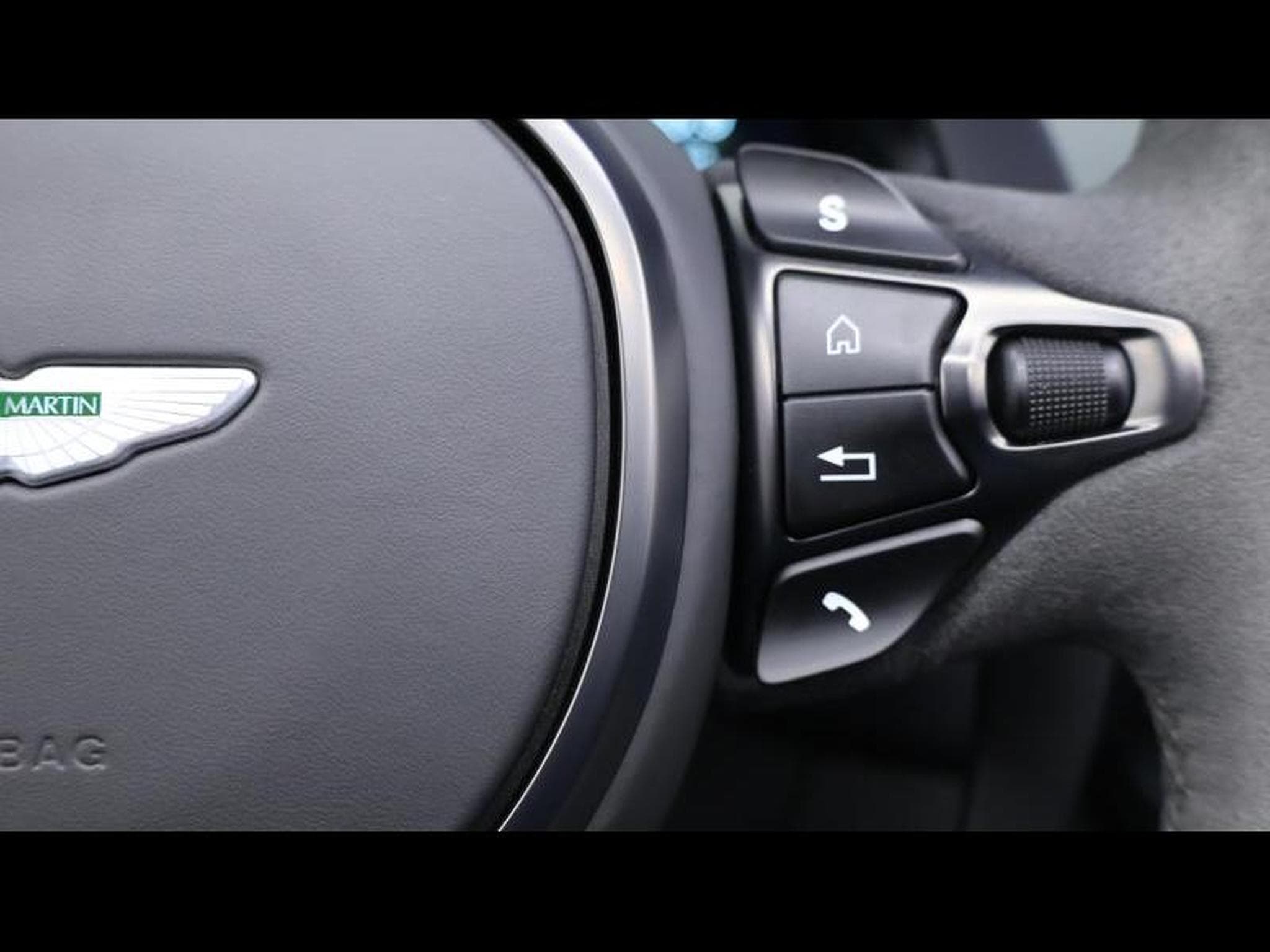 Aston-Martin V8 Vantage Roadster F1 Edition (2022) - Photo 31