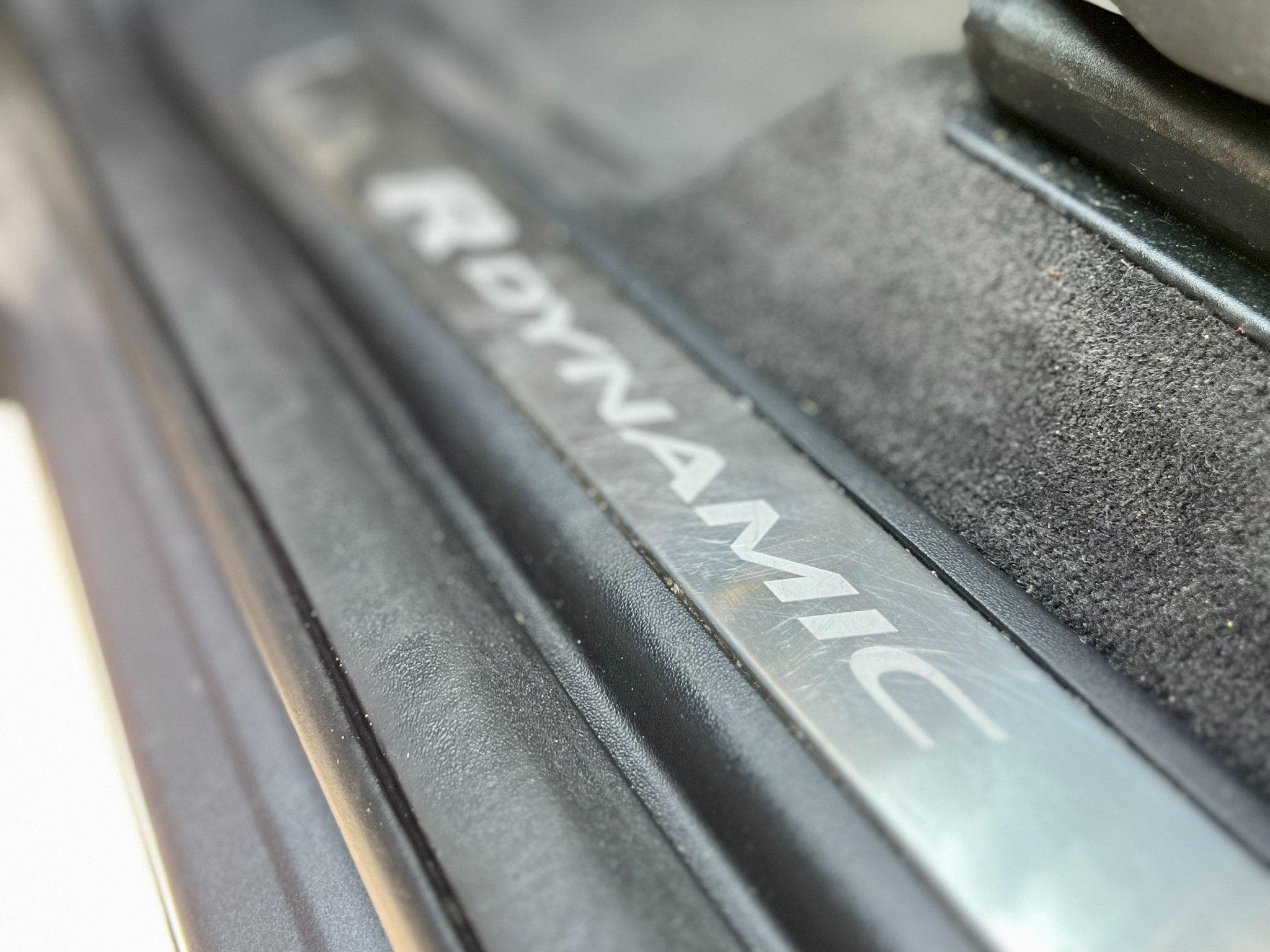 Land-Rover Discovery Sport P200 R-Dynamic SE - Eiger Grey (2022) - Photo 5