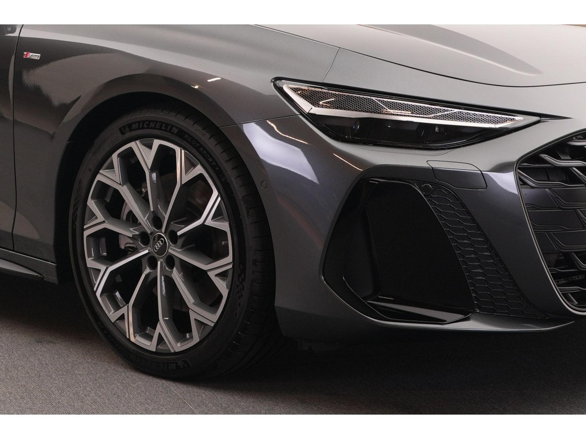 Audi A6 Avant S line 40 TDI quattro S tronic 150kW-204CV - Jantes 20 (2025) - Photo 9
