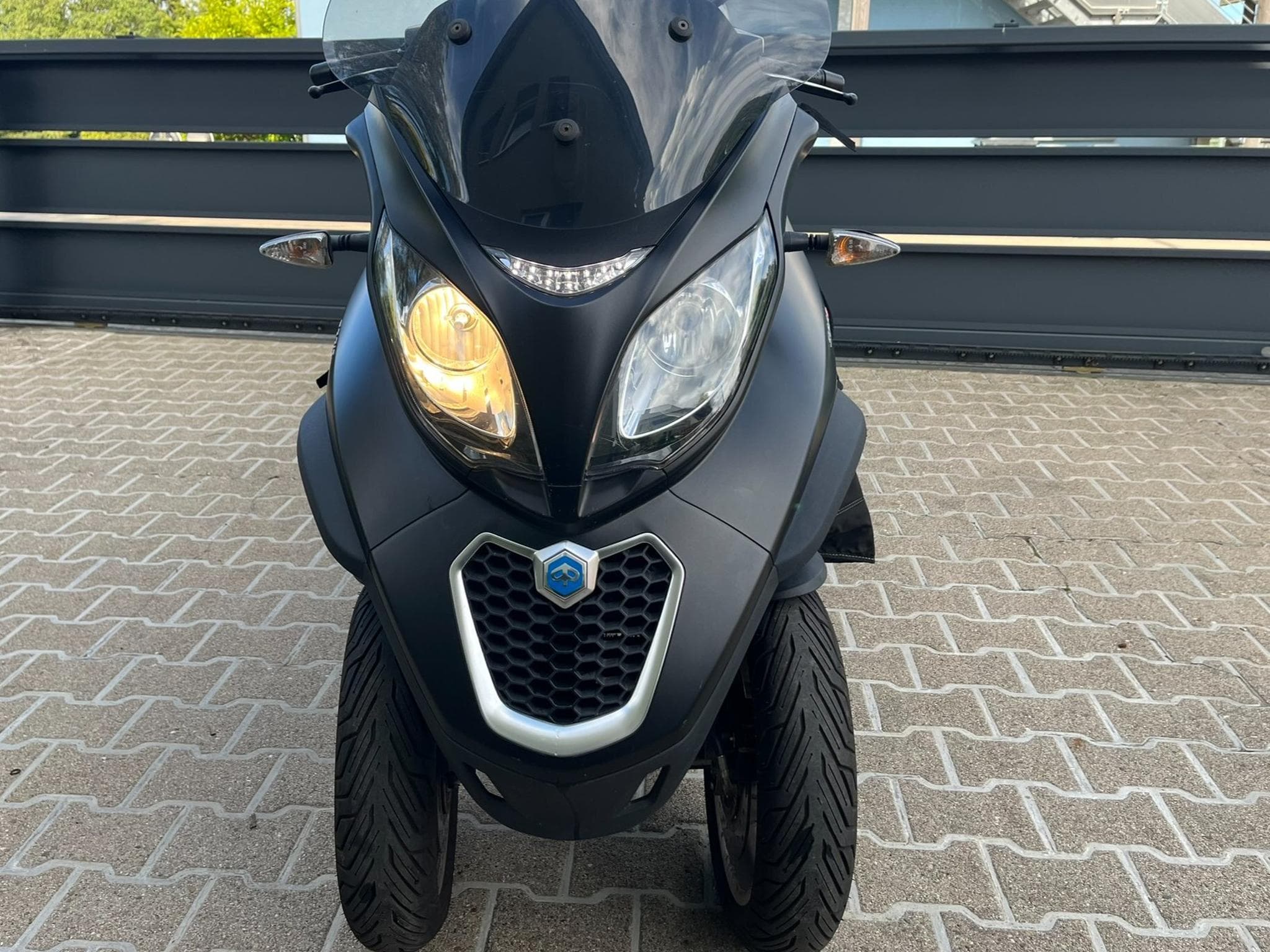 Piaggio MP3 500ie sport (2017) - Photo 2