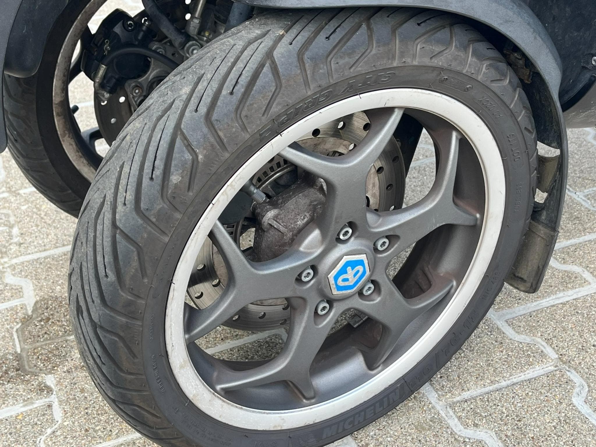 Piaggio MP3 500ie sport (2017) - Photo 4