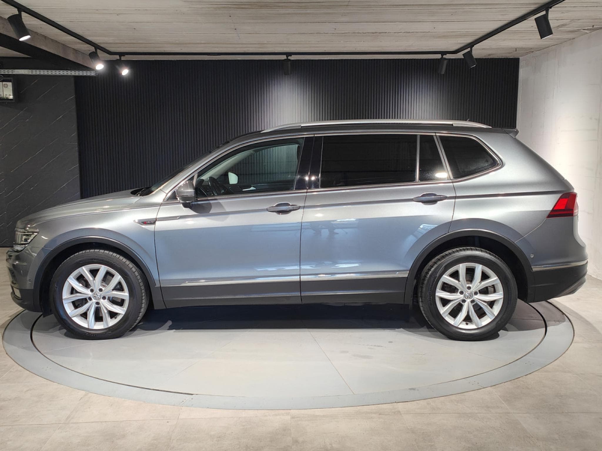 VW Tiguan 2.0 TSI 4MOTION DSG CUIR TOIT OUV PANO CARPLAY (2018) - Photo 5