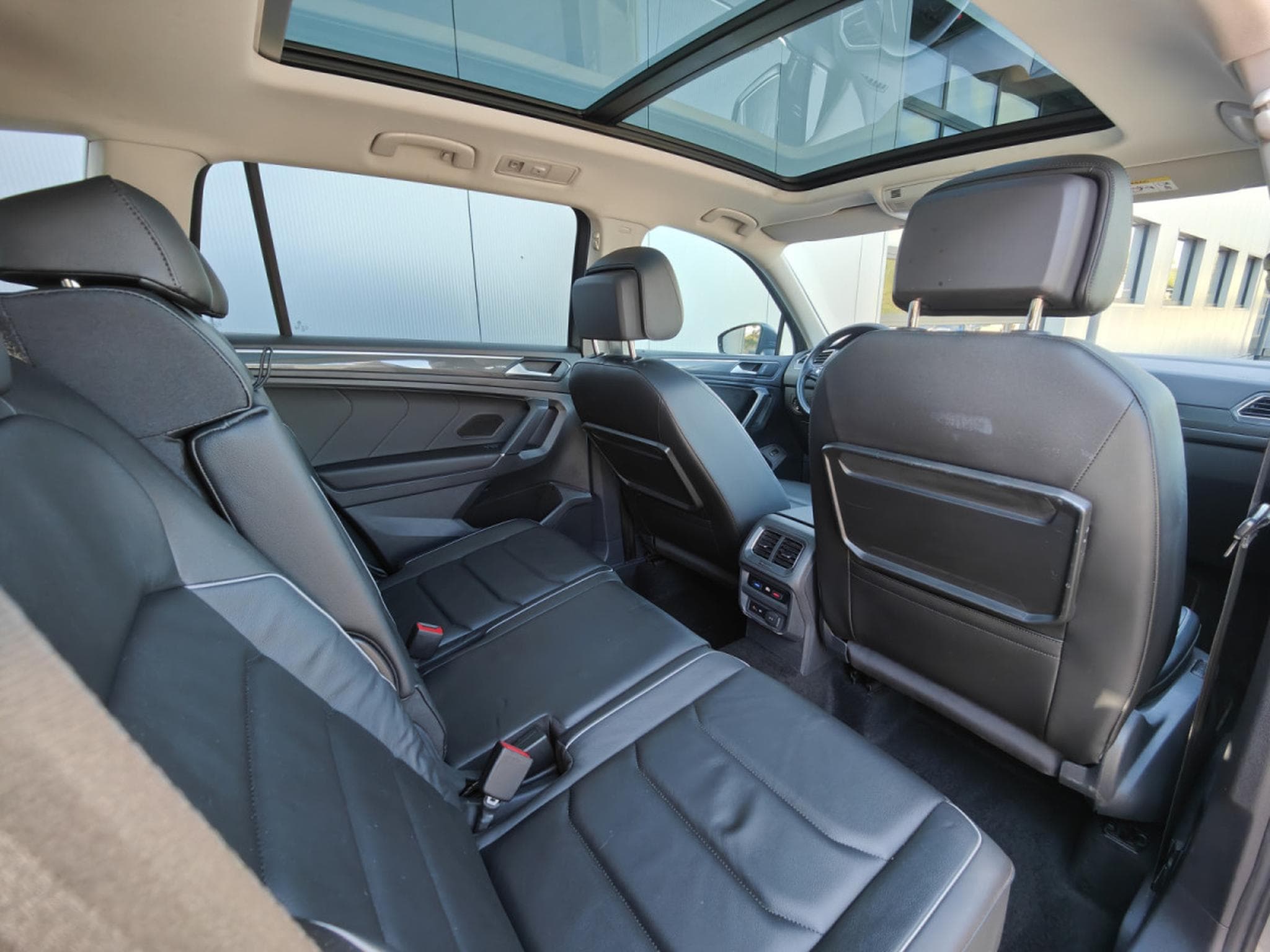 VW Tiguan 2.0 TSI 4MOTION DSG CUIR TOIT OUV PANO CARPLAY (2018) - Photo 9