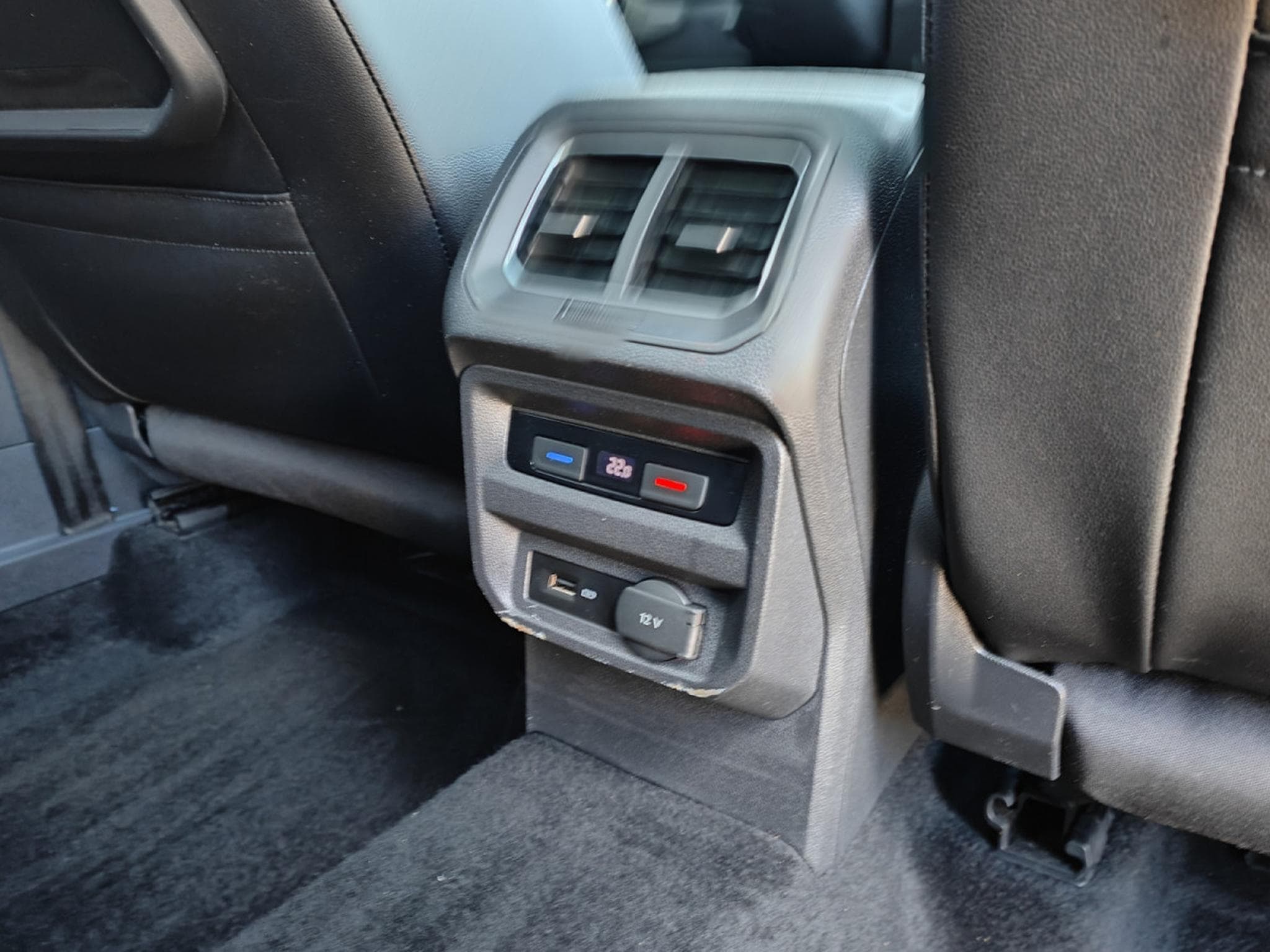 VW Tiguan 2.0 TSI 4MOTION DSG CUIR TOIT OUV PANO CARPLAY (2018) - Photo 10