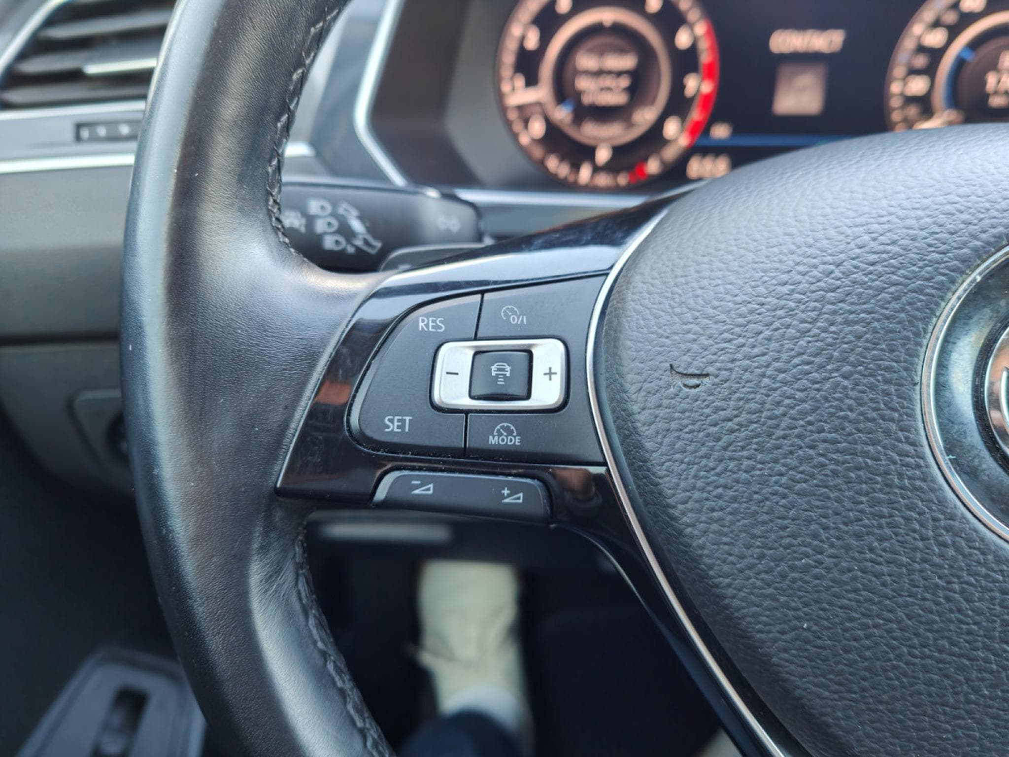 VW Tiguan 2.0 TSI 4MOTION DSG CUIR TOIT OUV PANO CARPLAY (2018) - Photo 26