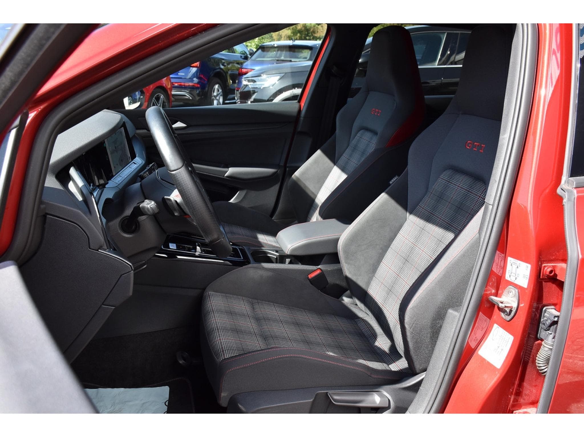 VW Golf GTI 2.0 TSI DSG ACC TRAVEL ATT RMQ LANE CAM (2023) - Photo 6
