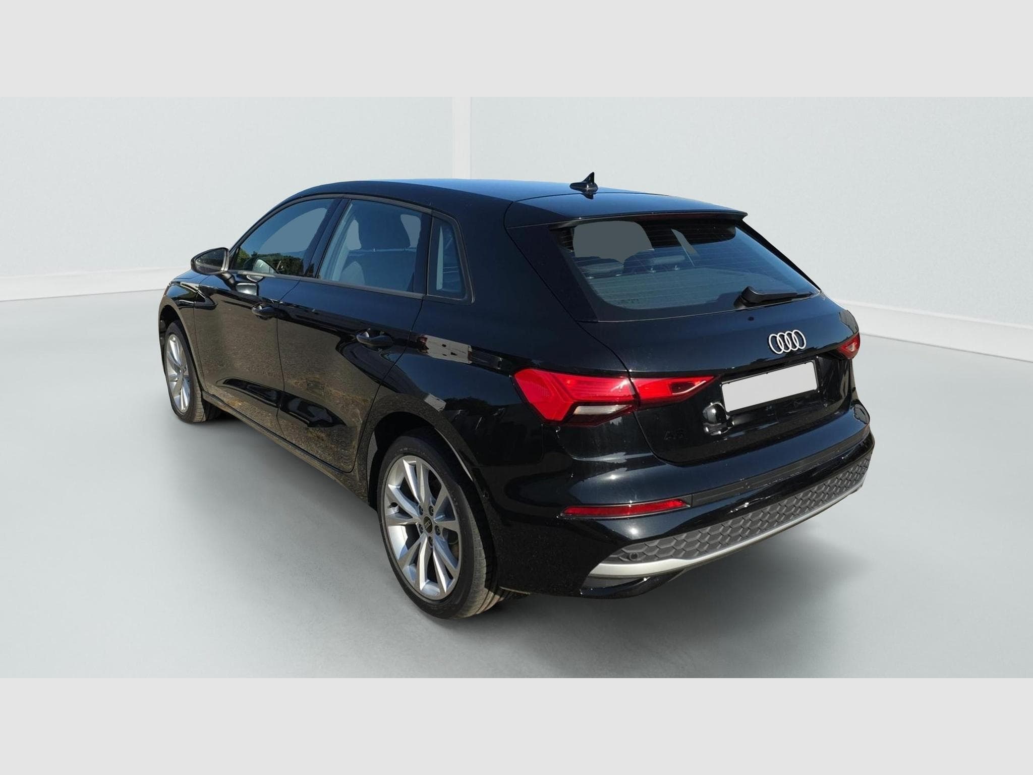 Audi A3 TFSI Mild Hybrid 150 S tronic 7 Design (2026) - Photo 5