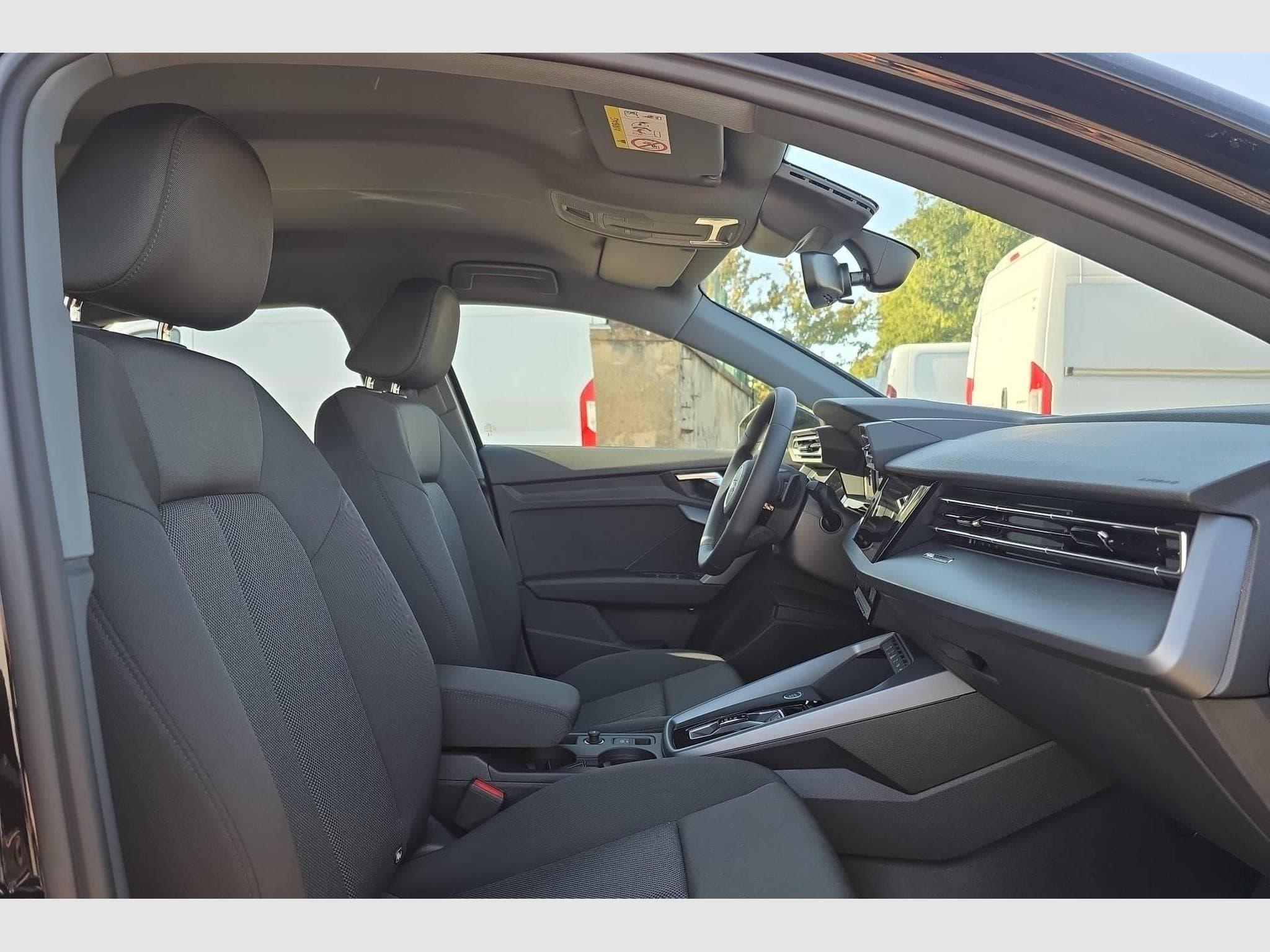 Audi A3 TFSI Mild Hybrid 150 S tronic 7 Design (2026) - Photo 9