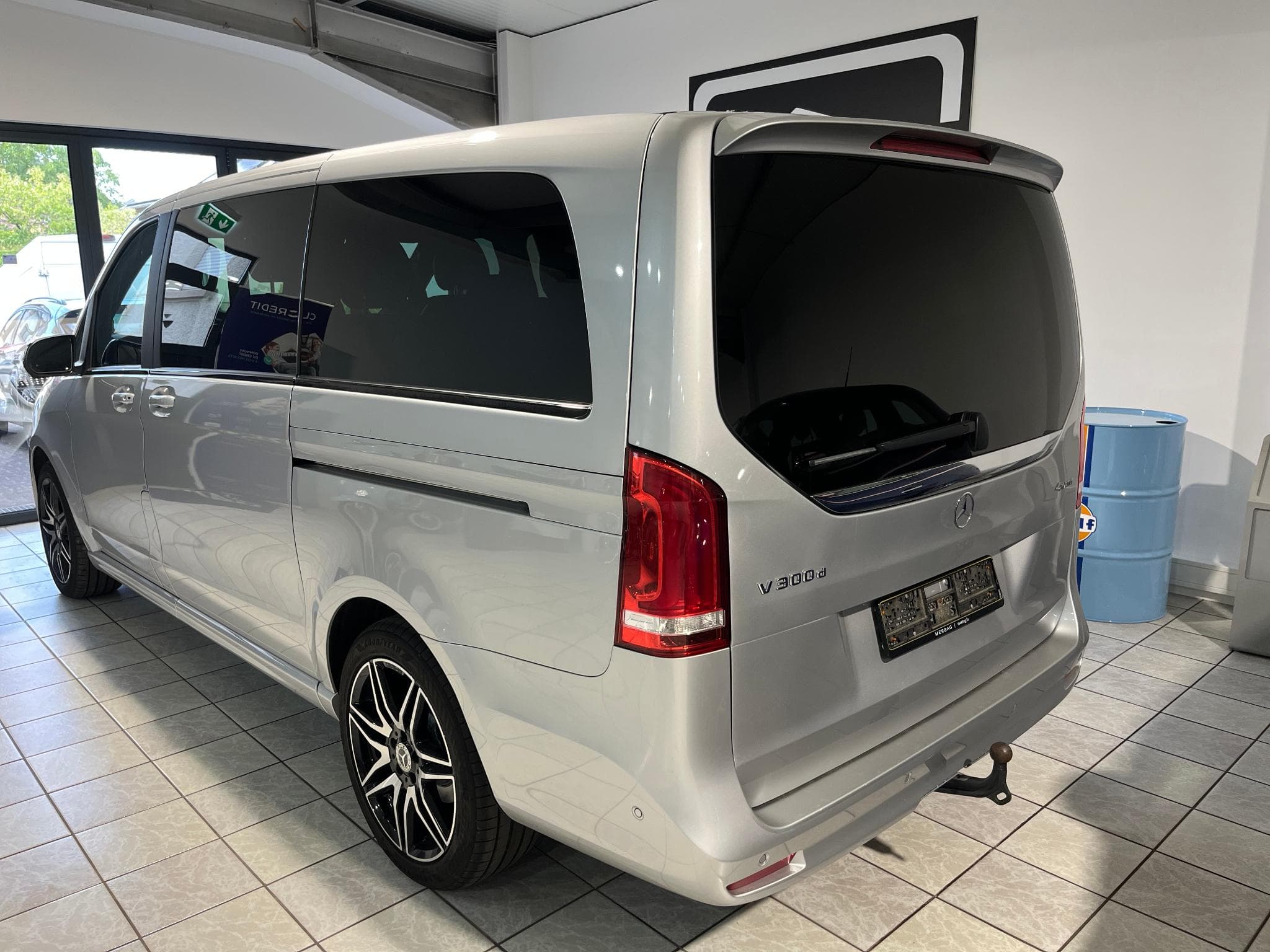 Mercedes V 300 4Matic 9G-TRONIC Long / L2 7 places Avantgarde Pack AMG Line (2023) - Foto 3