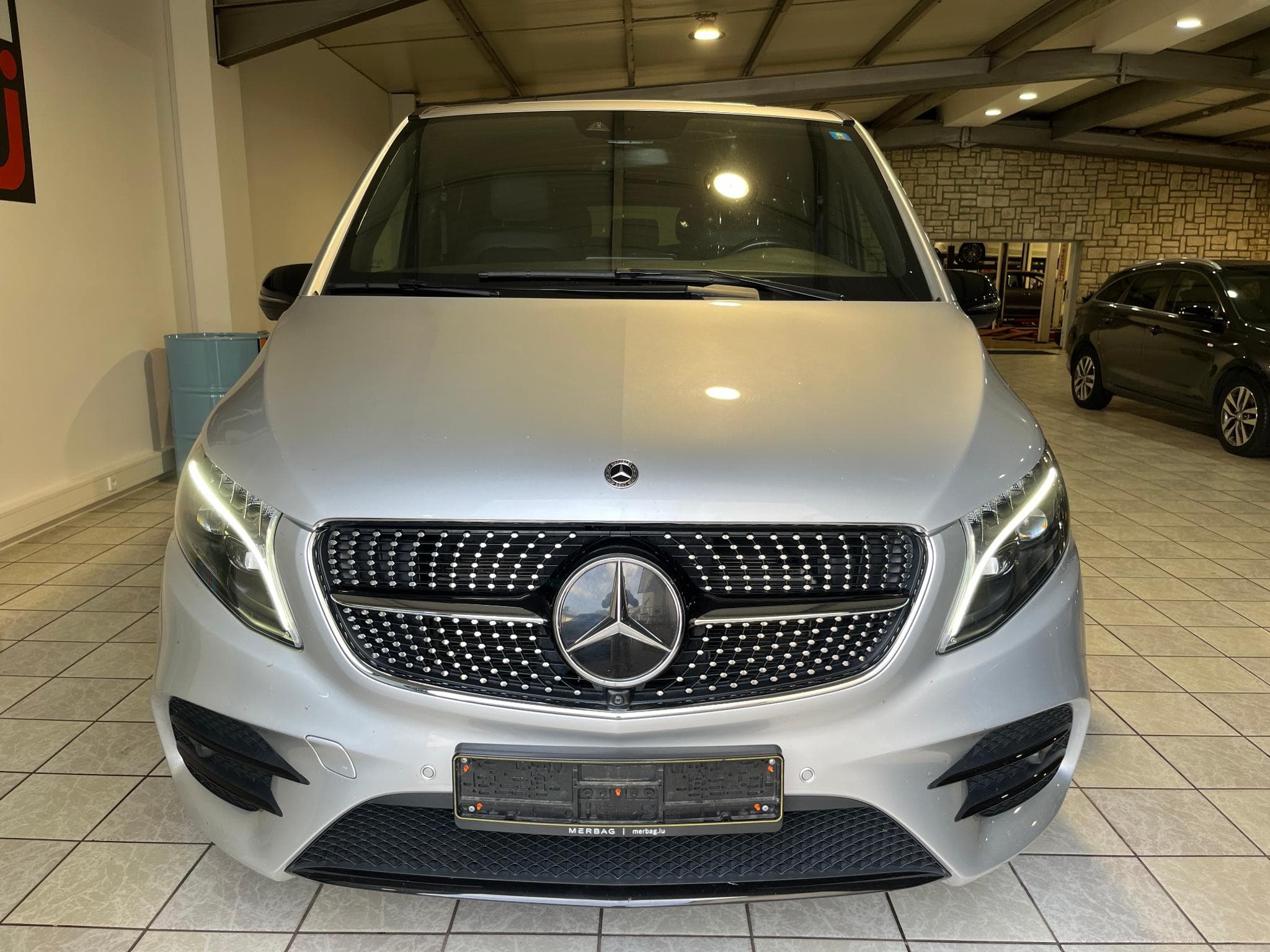 Mercedes V 300 4Matic 9G-TRONIC Long / L2 7 places Avantgarde Pack AMG Line (2023) - Foto 8