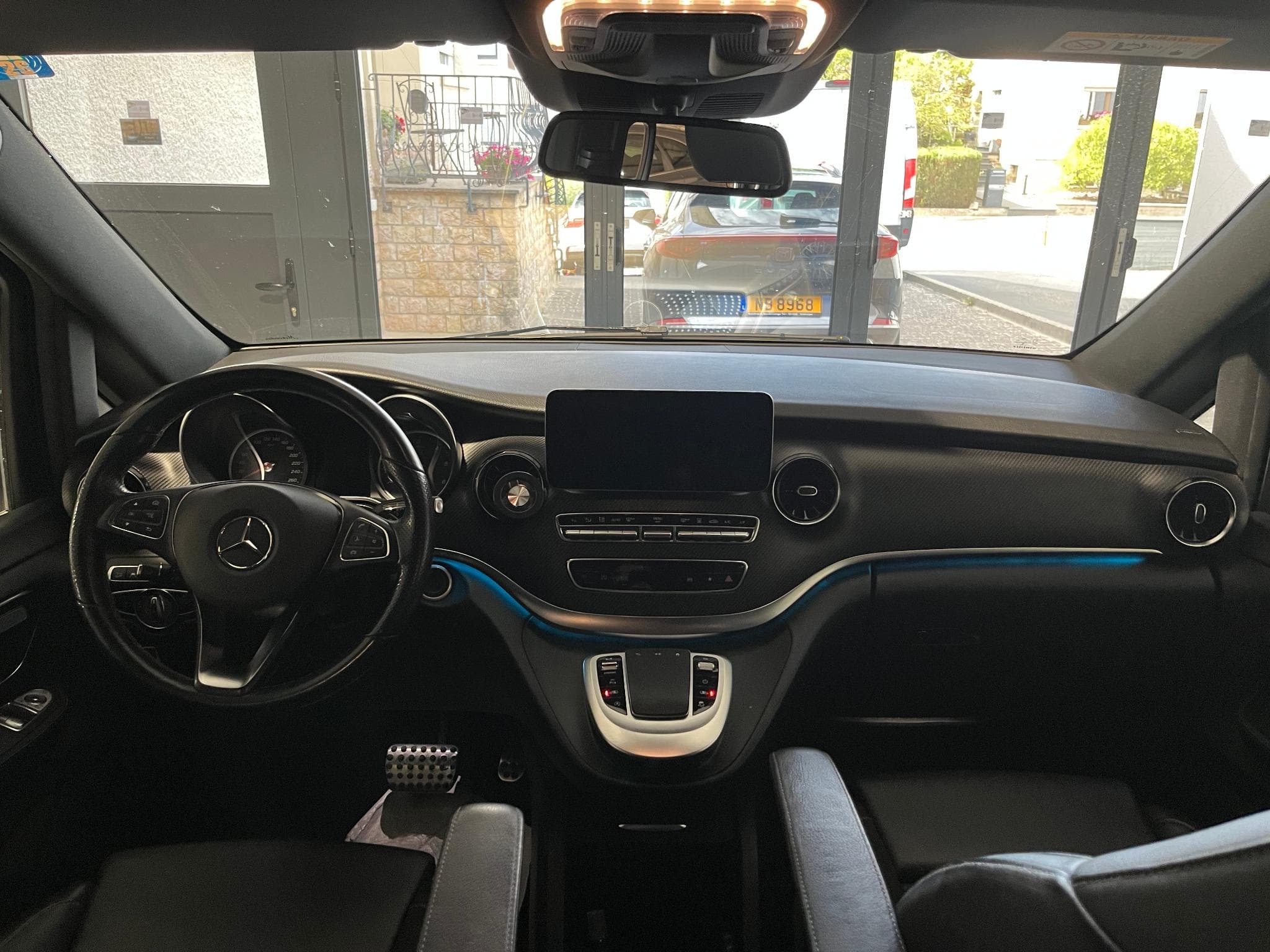 Mercedes V 300 4Matic 9G-TRONIC Long / L2 7 places Avantgarde Pack AMG Line (2023) - Foto 12