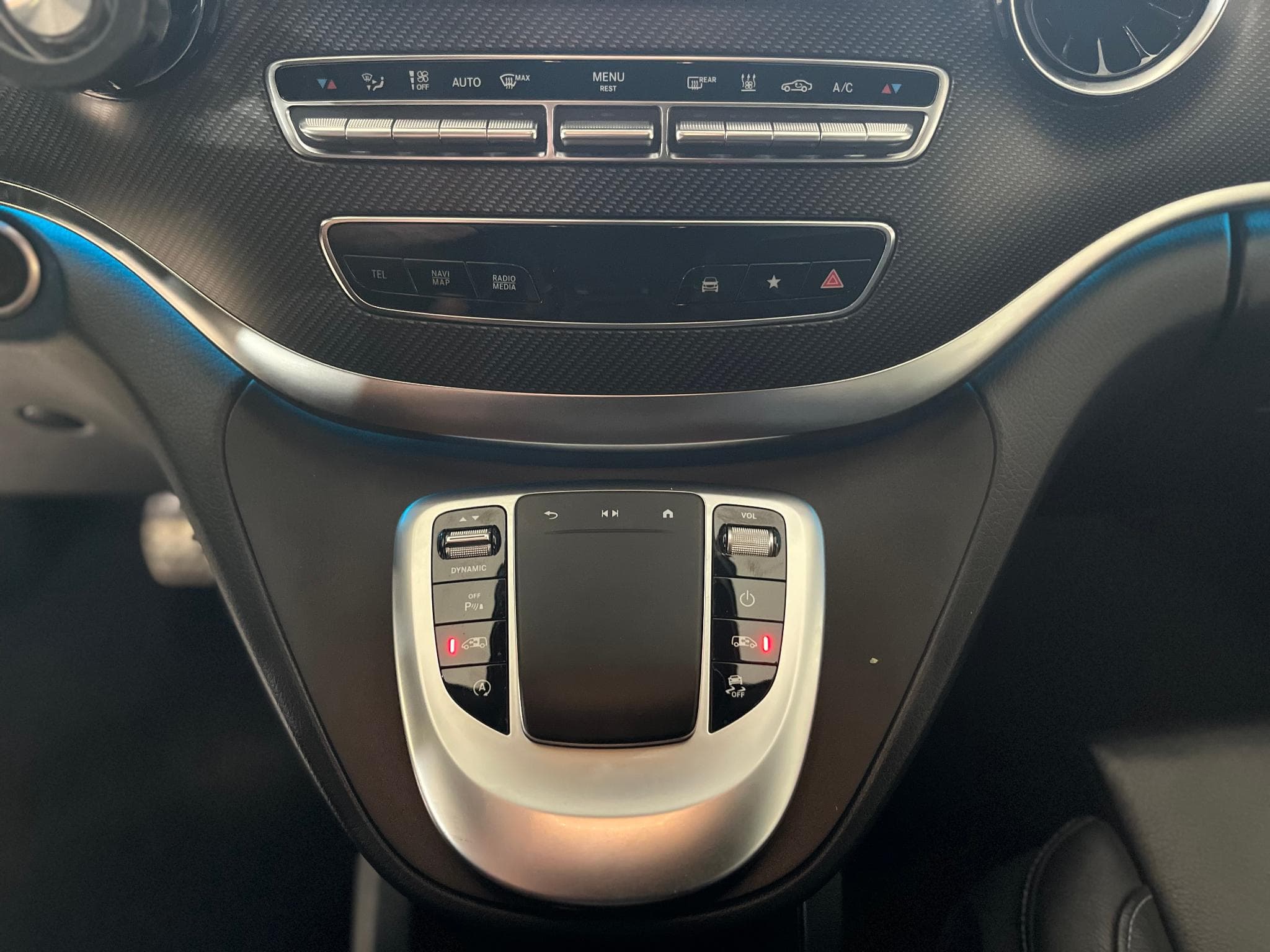 Mercedes V 300 4Matic 9G-TRONIC Long / L2 7 places Avantgarde Pack AMG Line (2023) - Foto 15