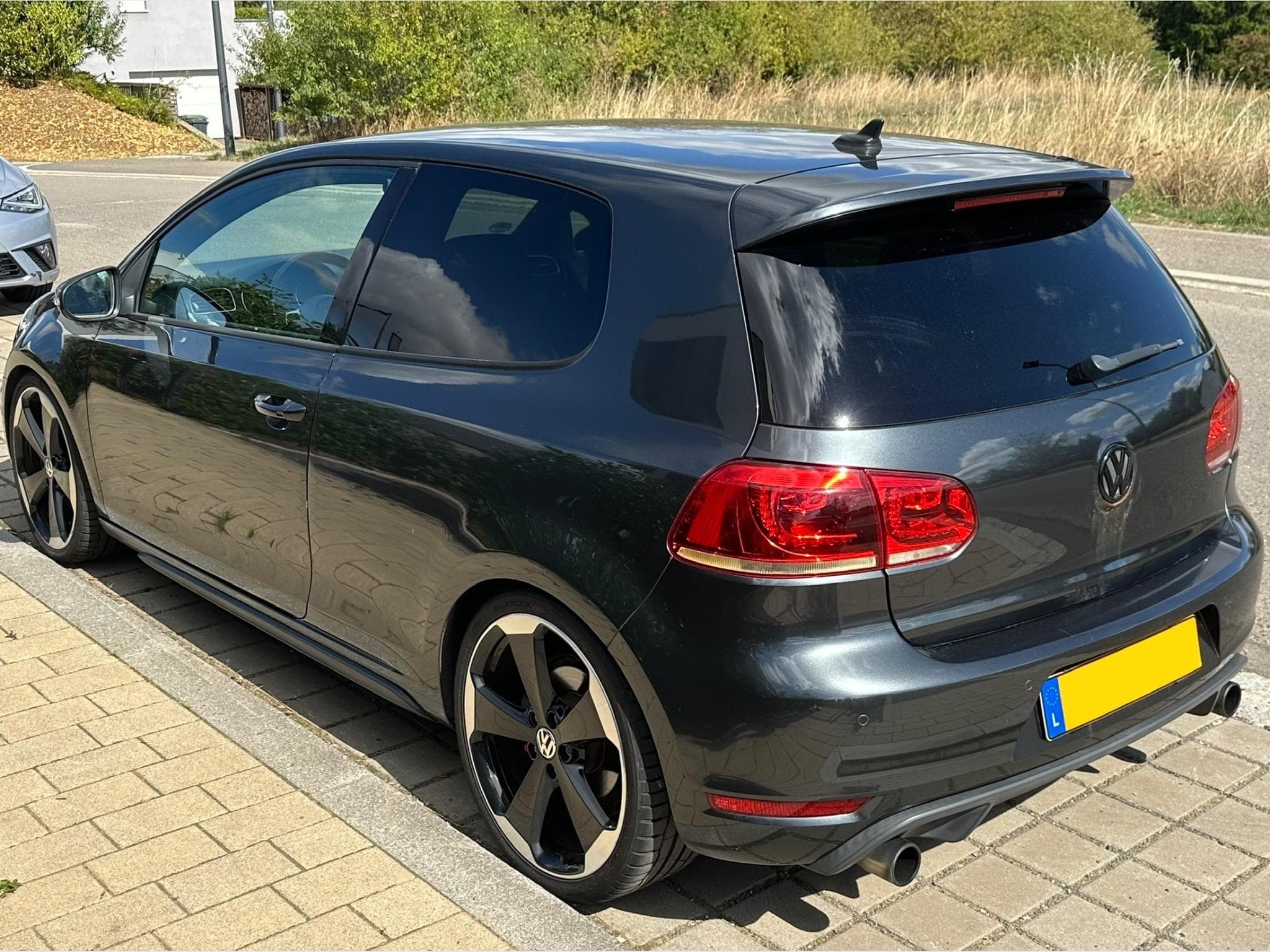 VW GTI 2.0 TSI GTI 211CV AUTOMATIQUE (2012) - Photo 2
