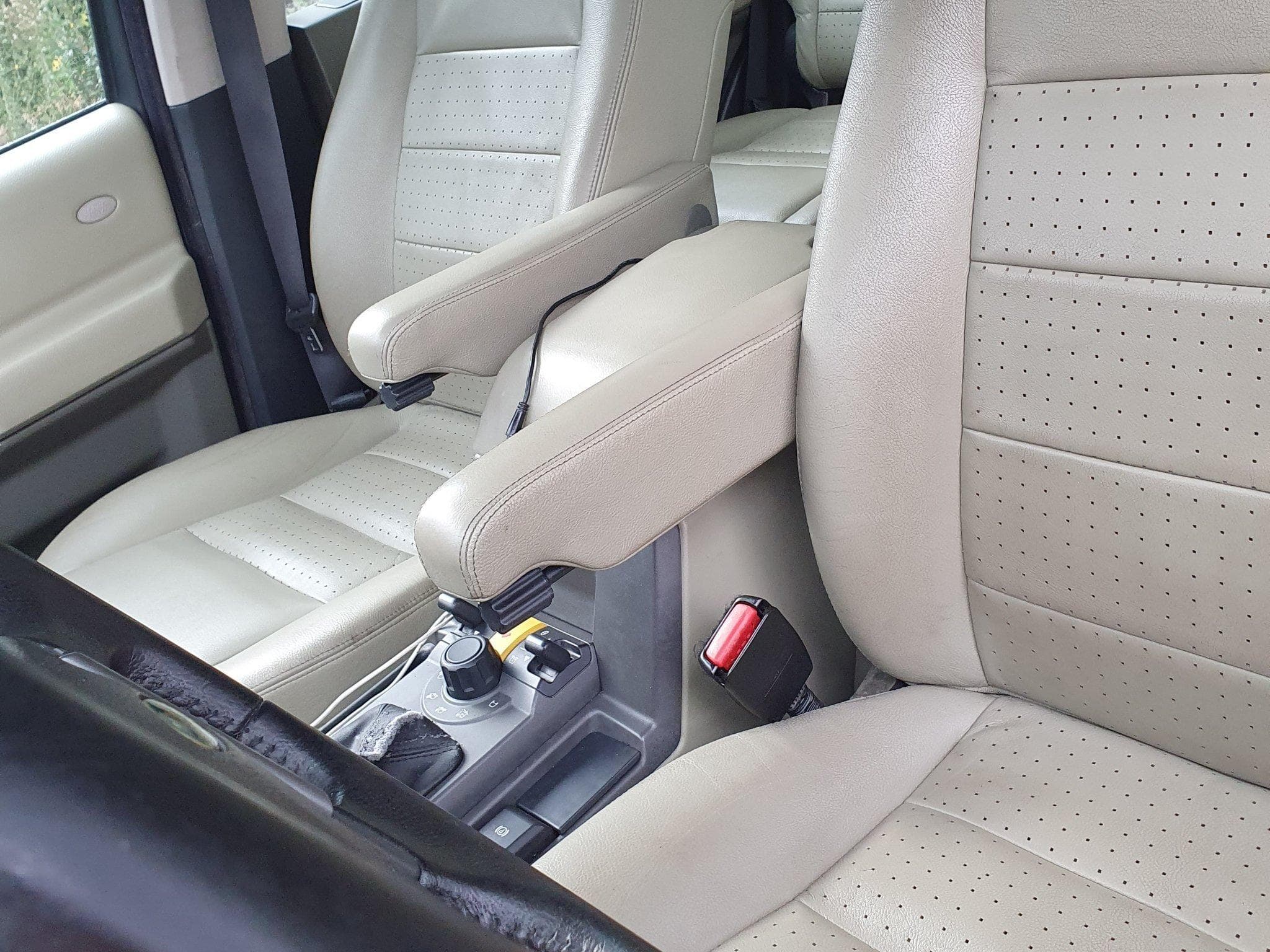 Land-Rover Discovery 3 HSE 2.7 TDV6 (2005) - Photo 8