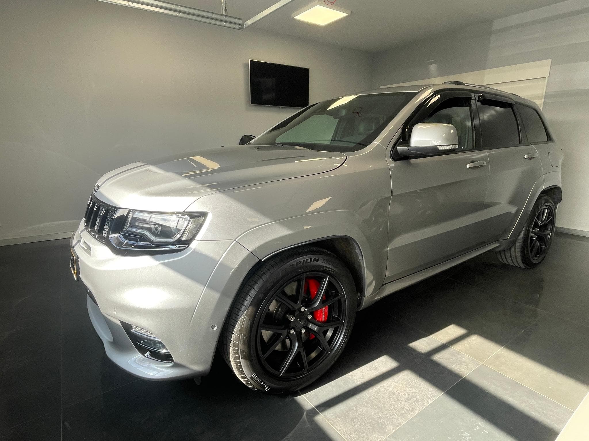 Jeep Grand Cherokee SRT (2018) - Photo 2
