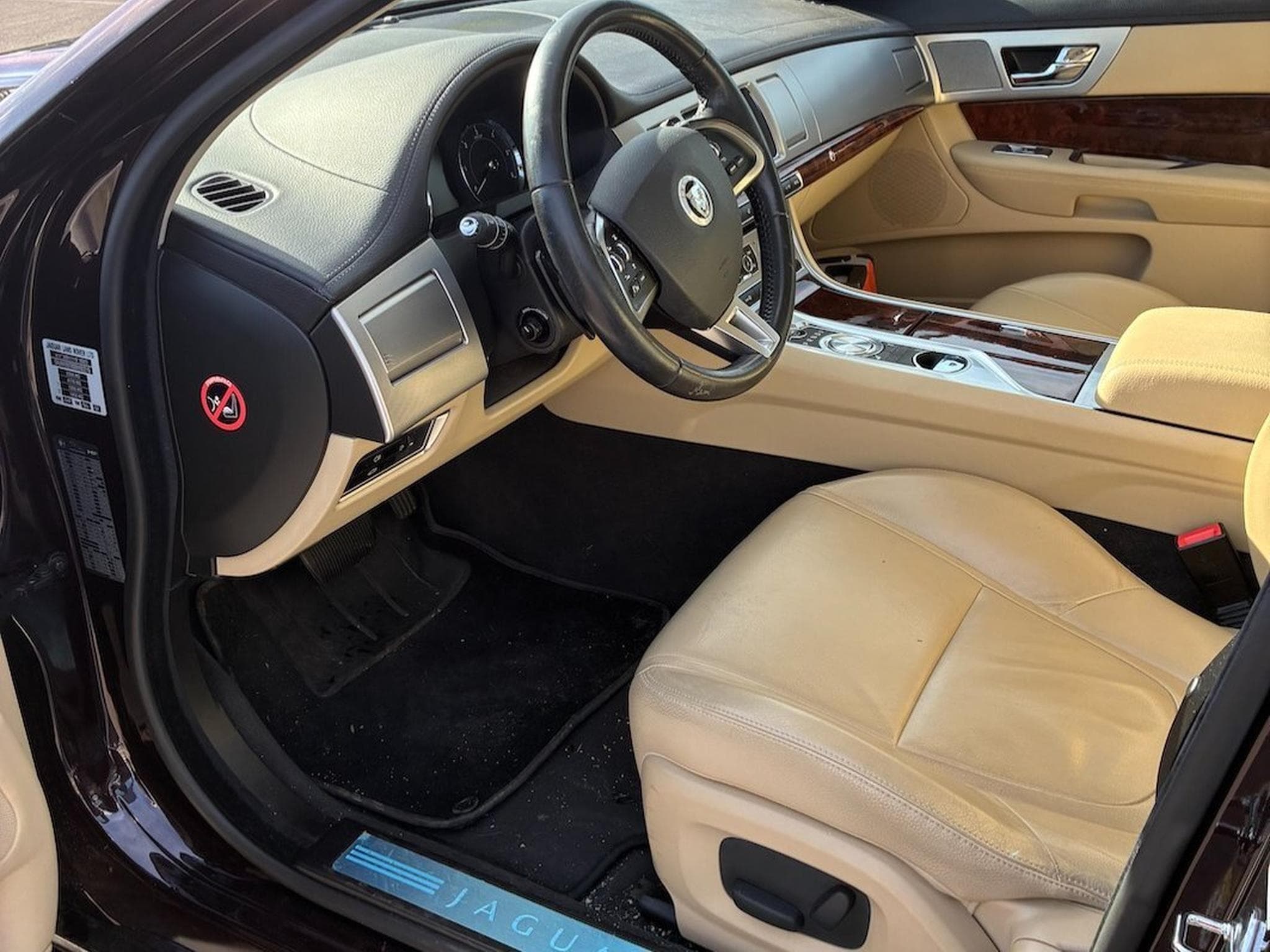 Jaguar XF 2.2 L Diesel (2013) - Photo 8