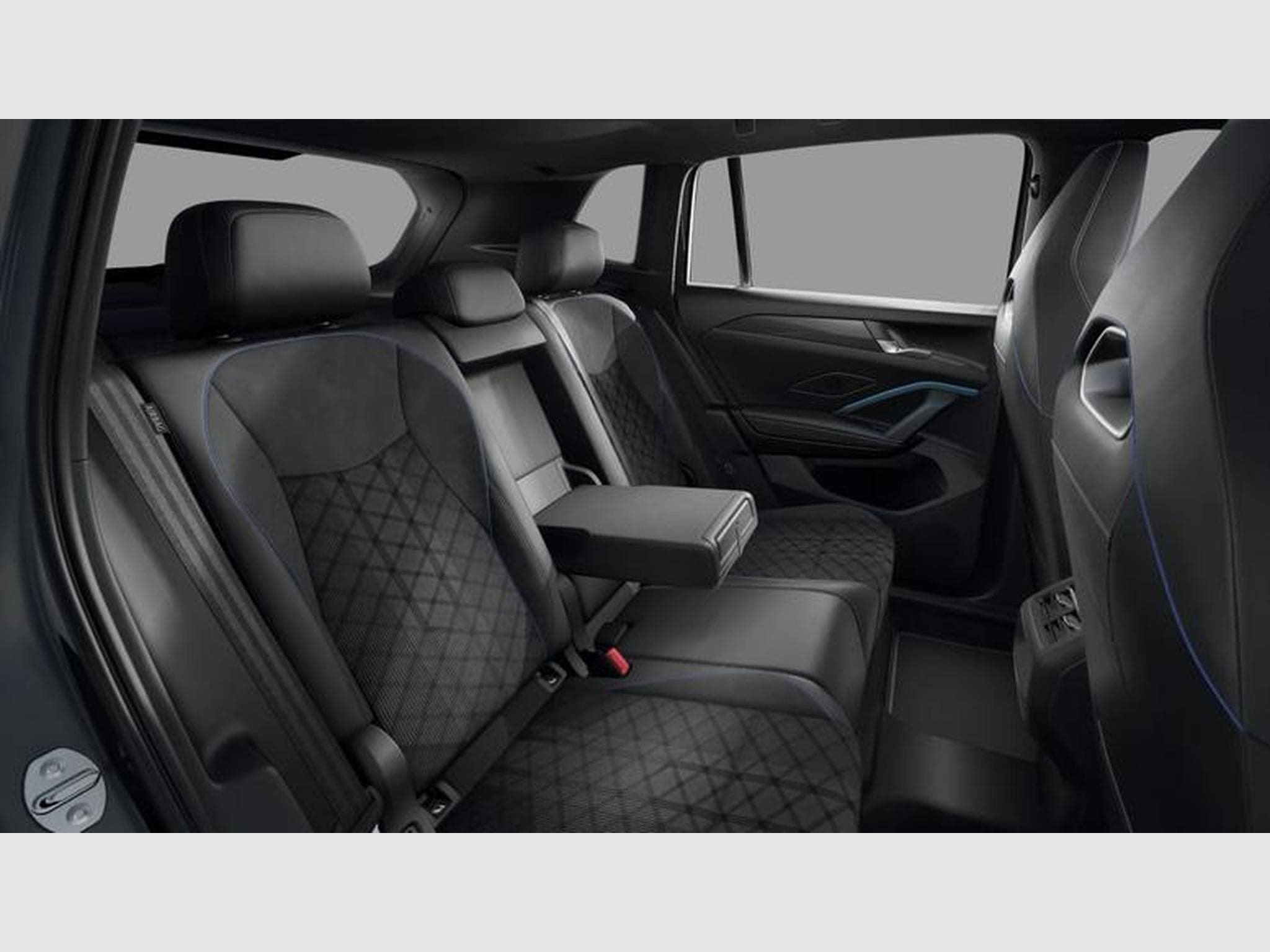 VW Tiguan R-Line 1.5 eTSI 7-Gang-DSG (2025) - Photo 11