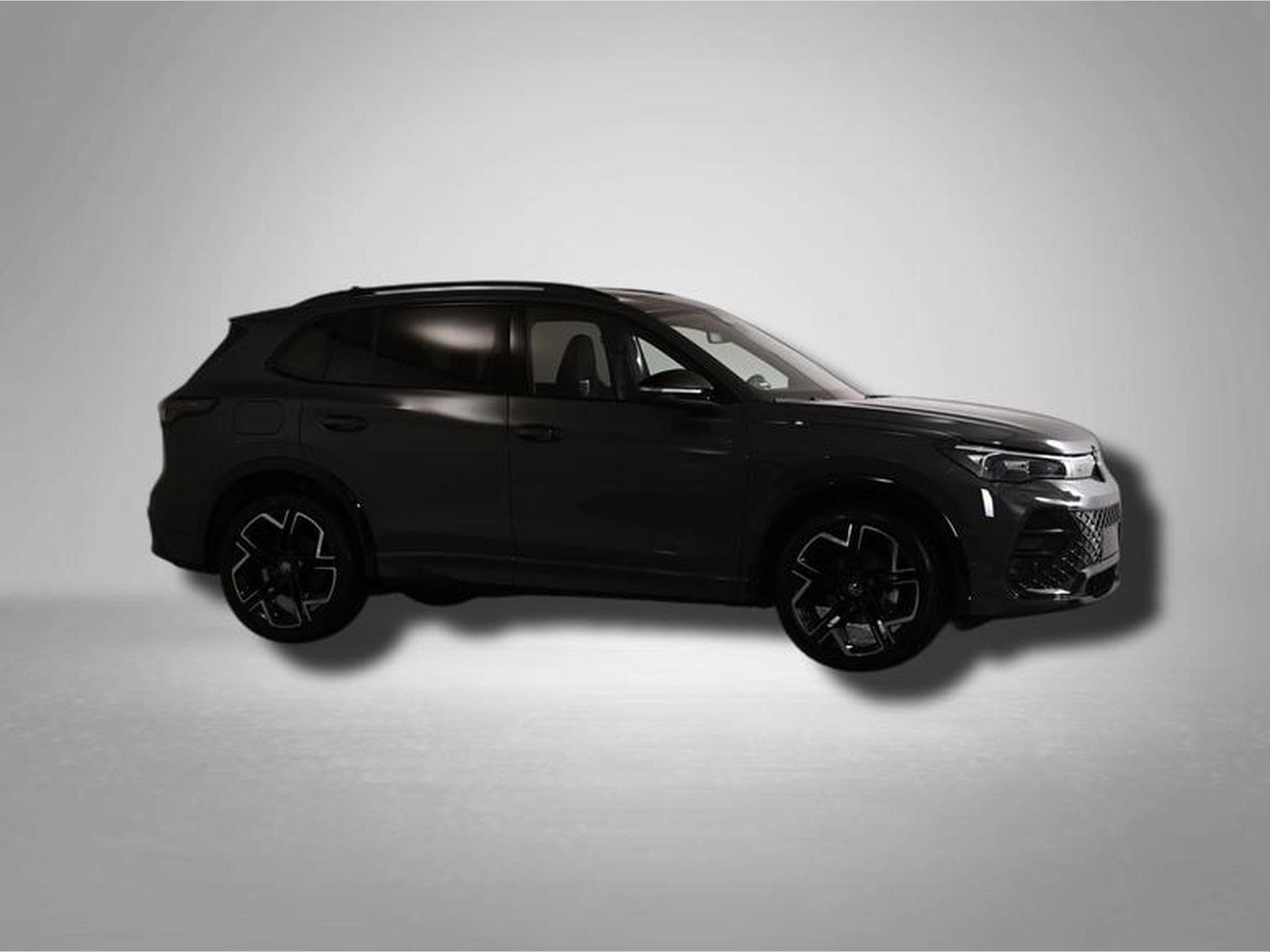 VW Tiguan R-Line 1.5 eTSI 7-Gang-DSG (2025) - Photo 7