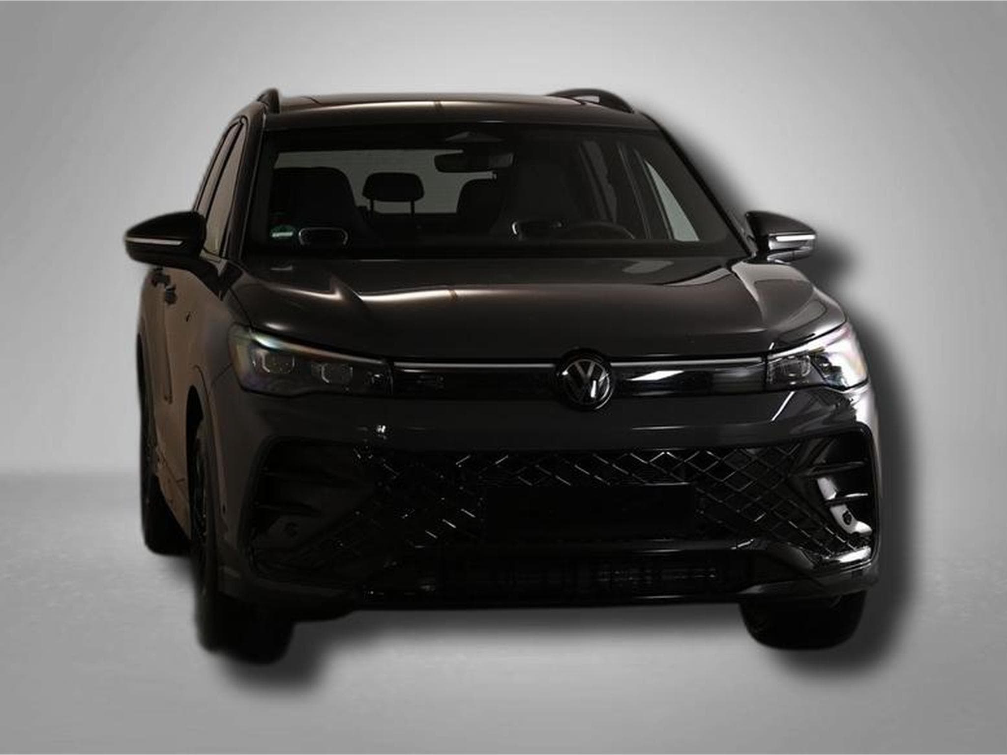VW Tiguan R-Line 1.5 eTSI 7-Gang-DSG (2025) - Photo 1