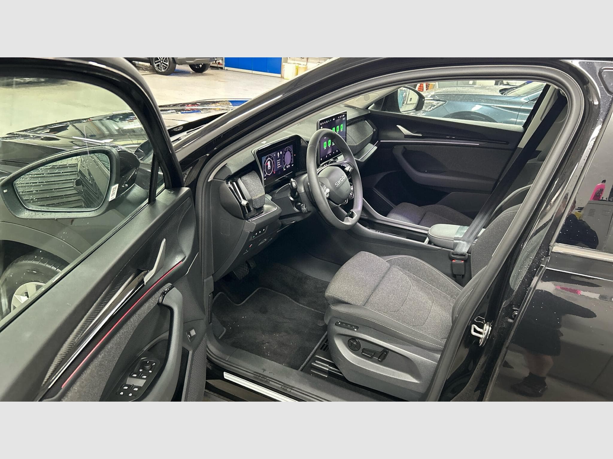Skoda Kodiaq Kodiaq 1.5 eTSI MHEV Selection DSG7/ 7 Places (2026) - Foto 7