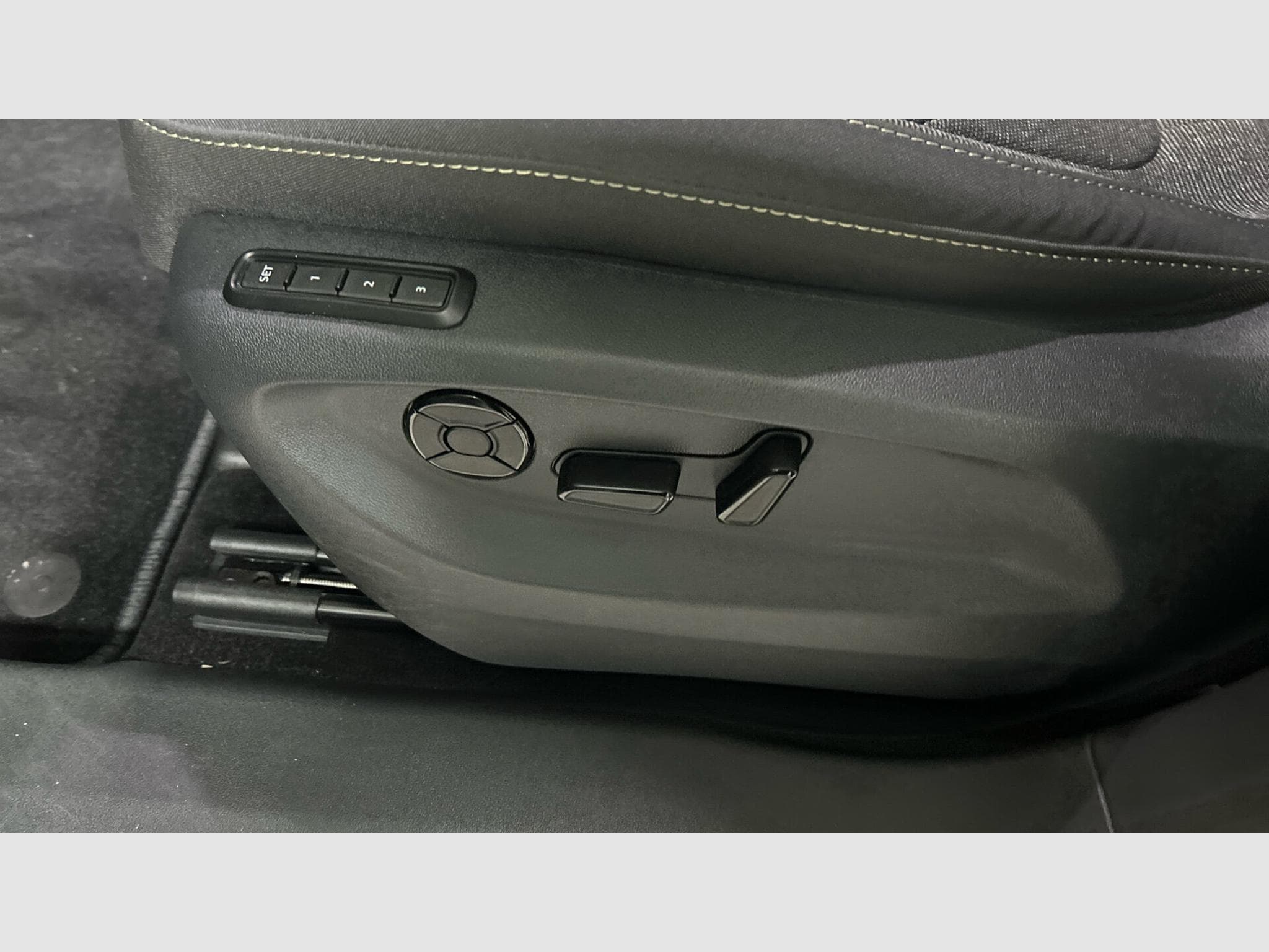 Skoda Kodiaq Kodiaq 1.5 eTSI MHEV Selection DSG7/ 7 Places (2026) - Foto 13