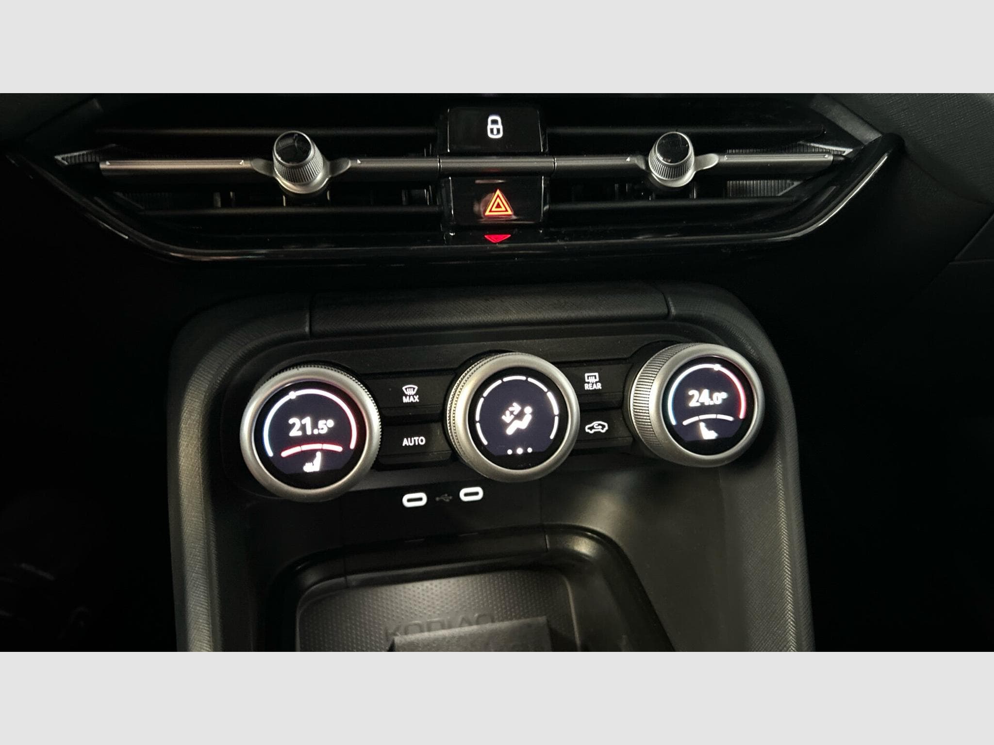 Skoda Kodiaq Kodiaq 1.5 eTSI MHEV Selection DSG7/ 7 Places (2026) - Foto 12