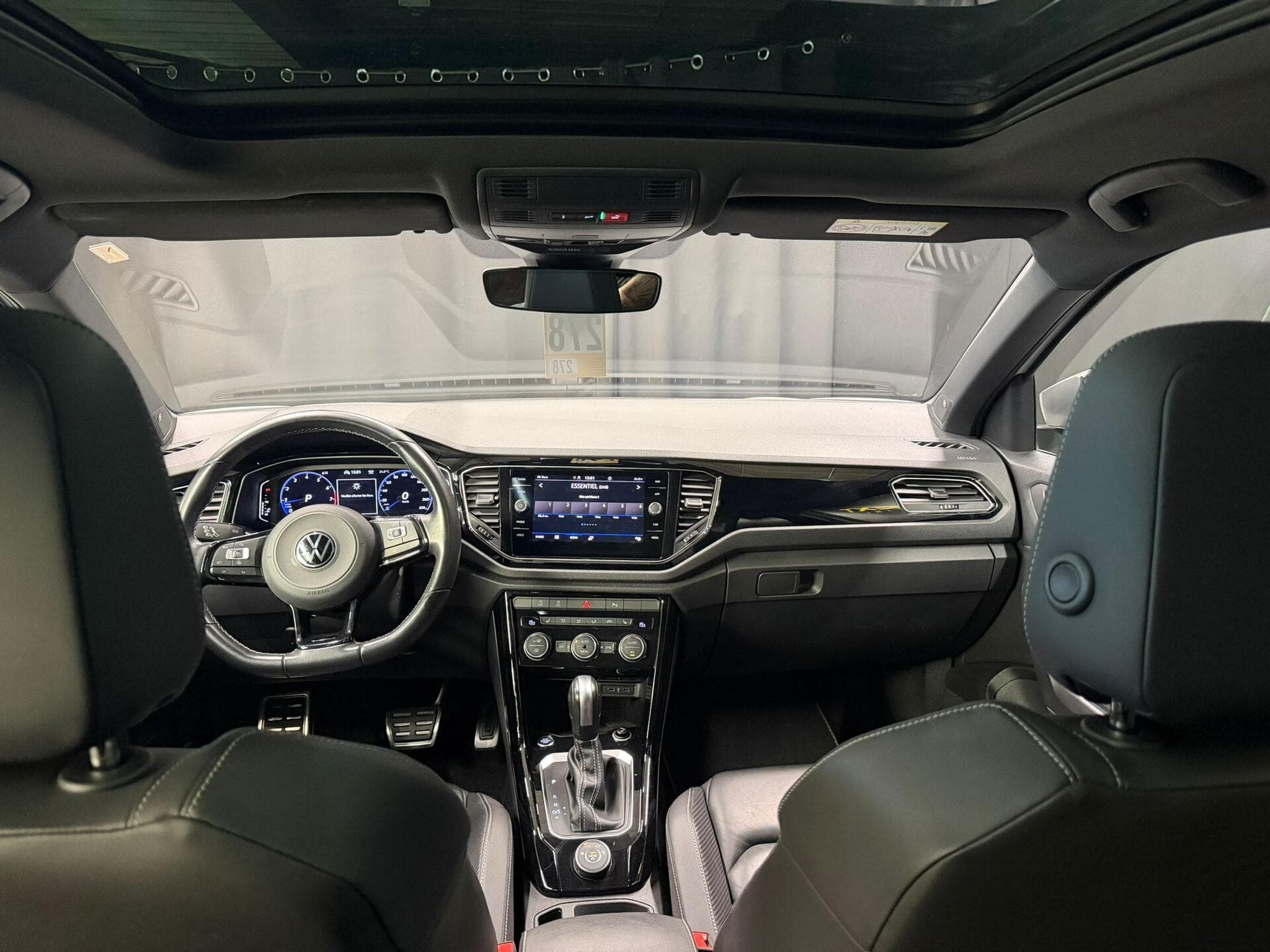 VW T-Roc R 4Motion 2.0 TSI 300cv CAMERA/PANO/ATTELAGE (2022) - Photo 2