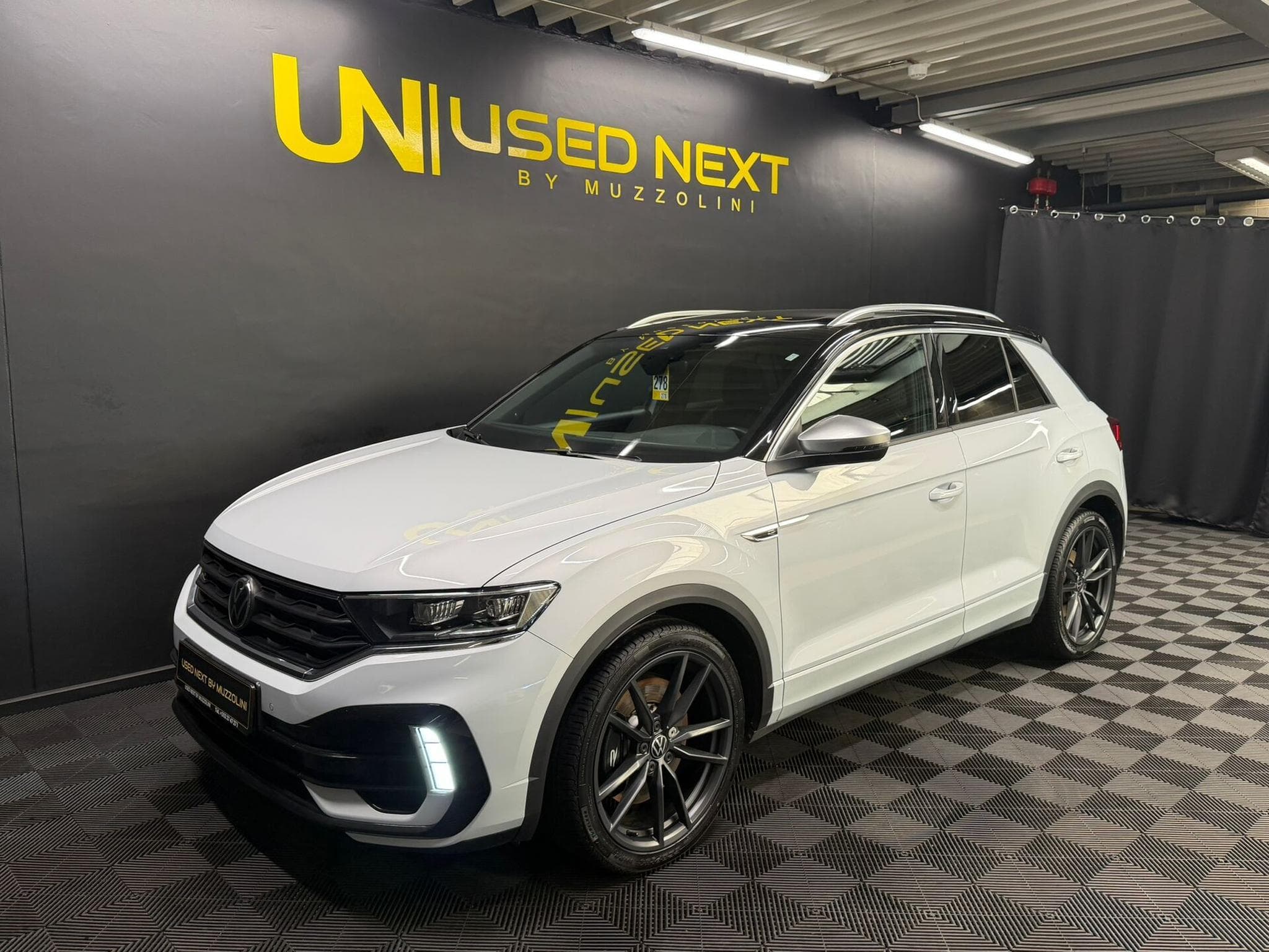 VW T-Roc R 4Motion 2.0 TSI 300cv CAMERA/PANO/ATTELAGE (2022) - Photo 1