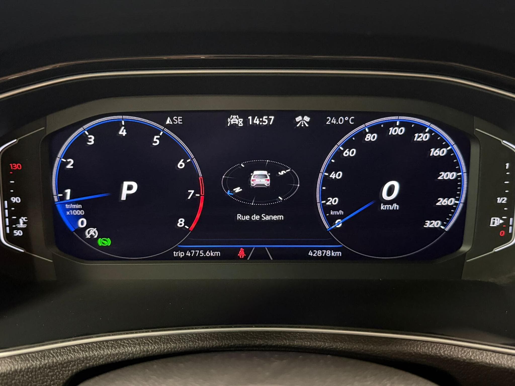 VW T-Roc R 4Motion 2.0 TSI 300cv CAMERA/PANO/ATTELAGE (2022) - Photo 14