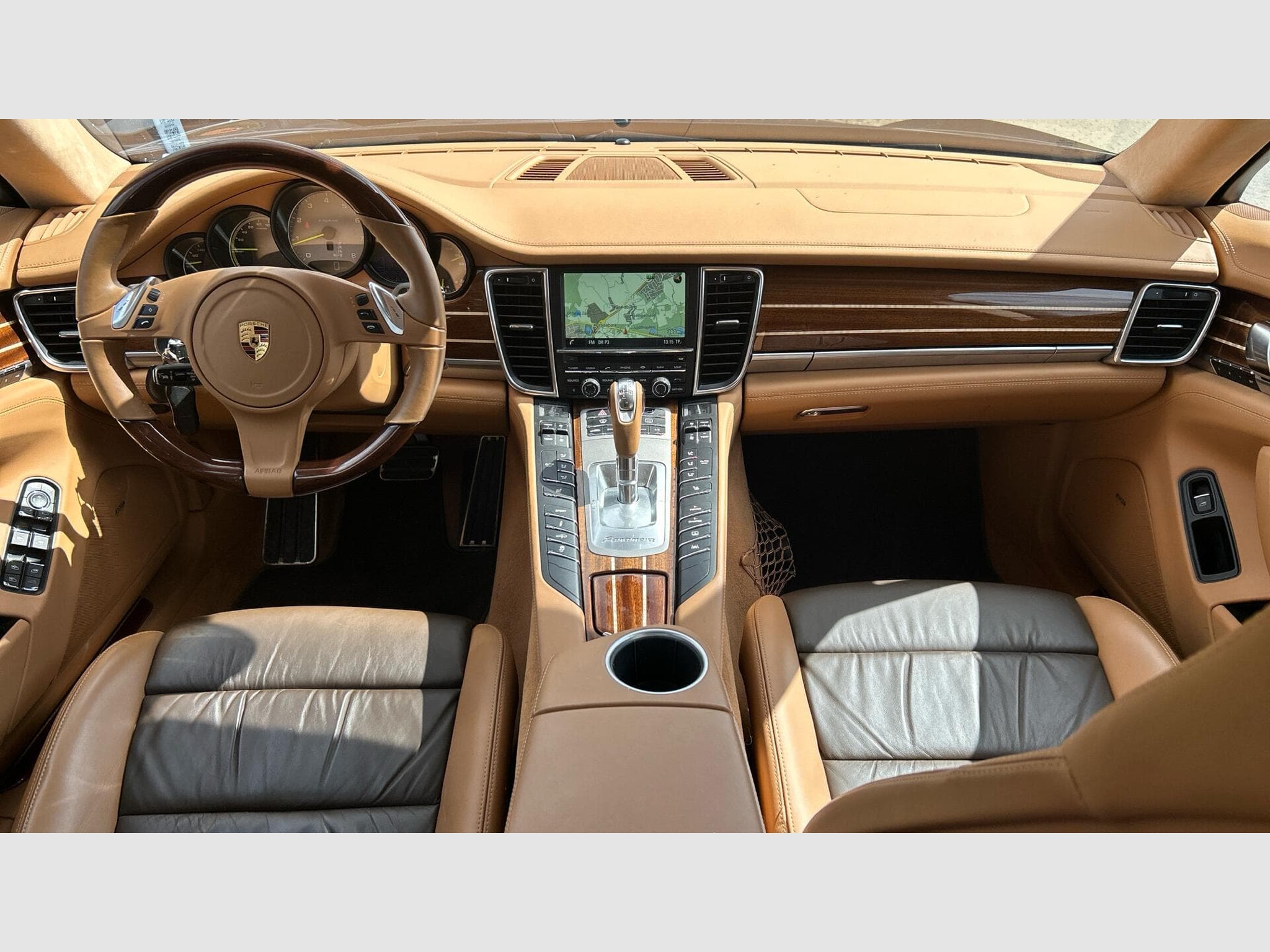 Porsche Panamera 3.0 S HYBRID (2015) - Photo 2