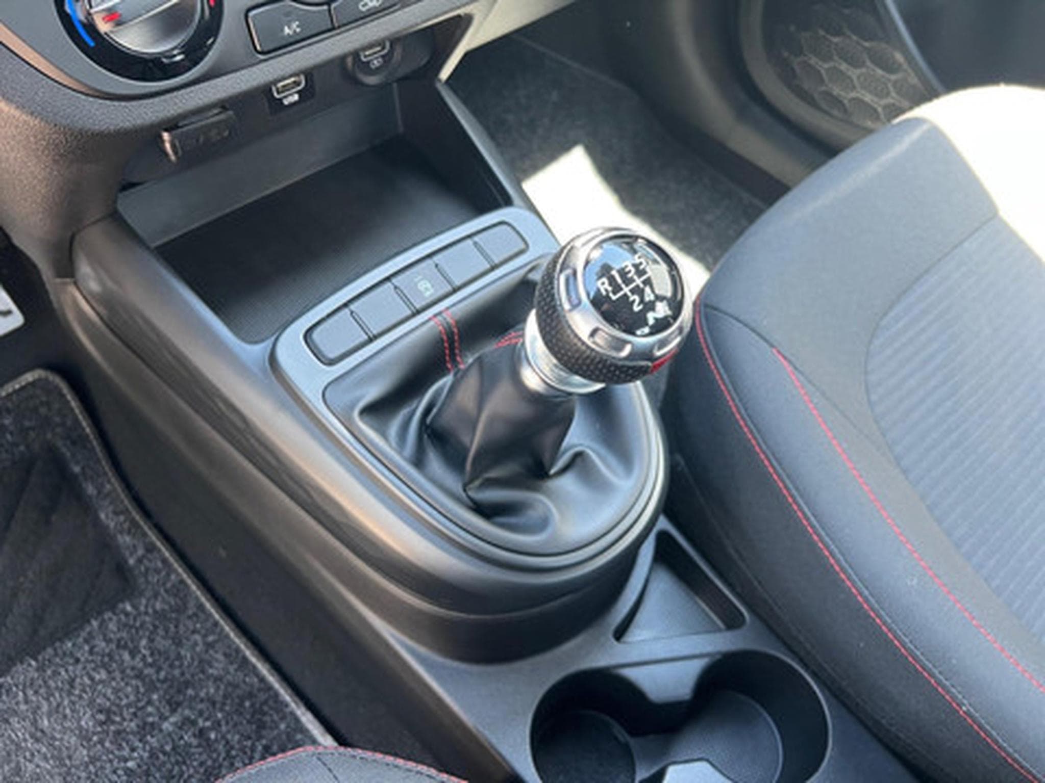 Hyundai i10 1.0 T-GDi Twist N-Line (2022) - Foto 22