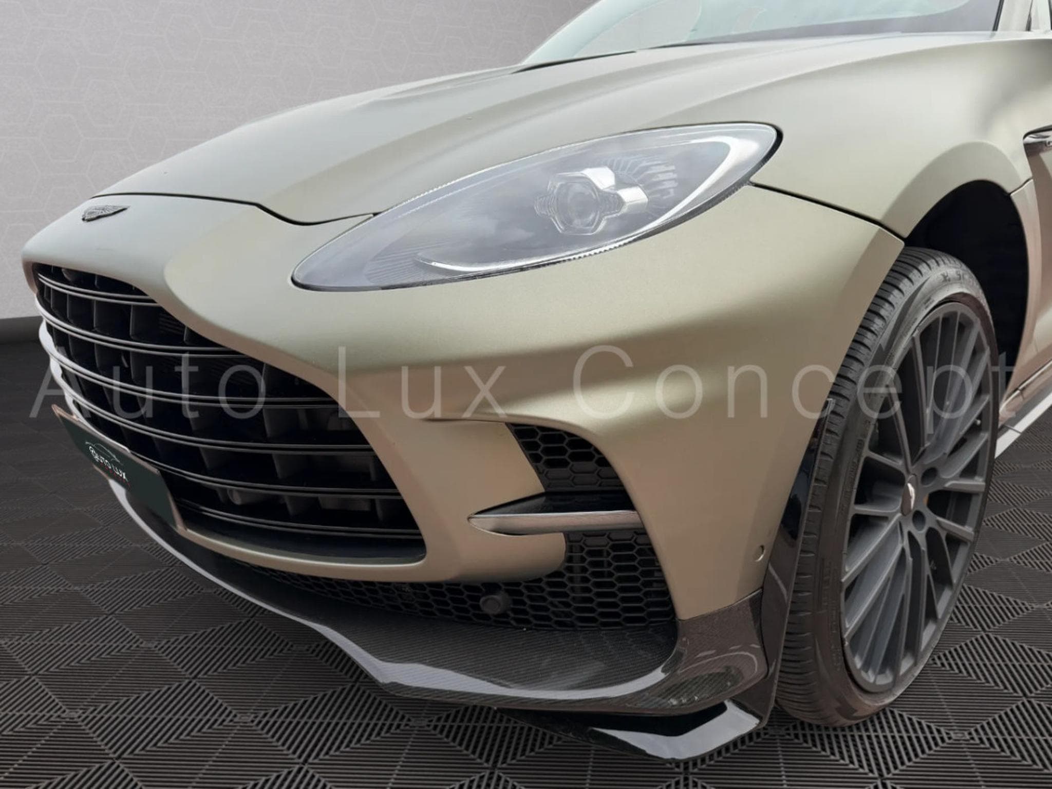 Aston-Martin DBX 707 (2022) - Photo 15
